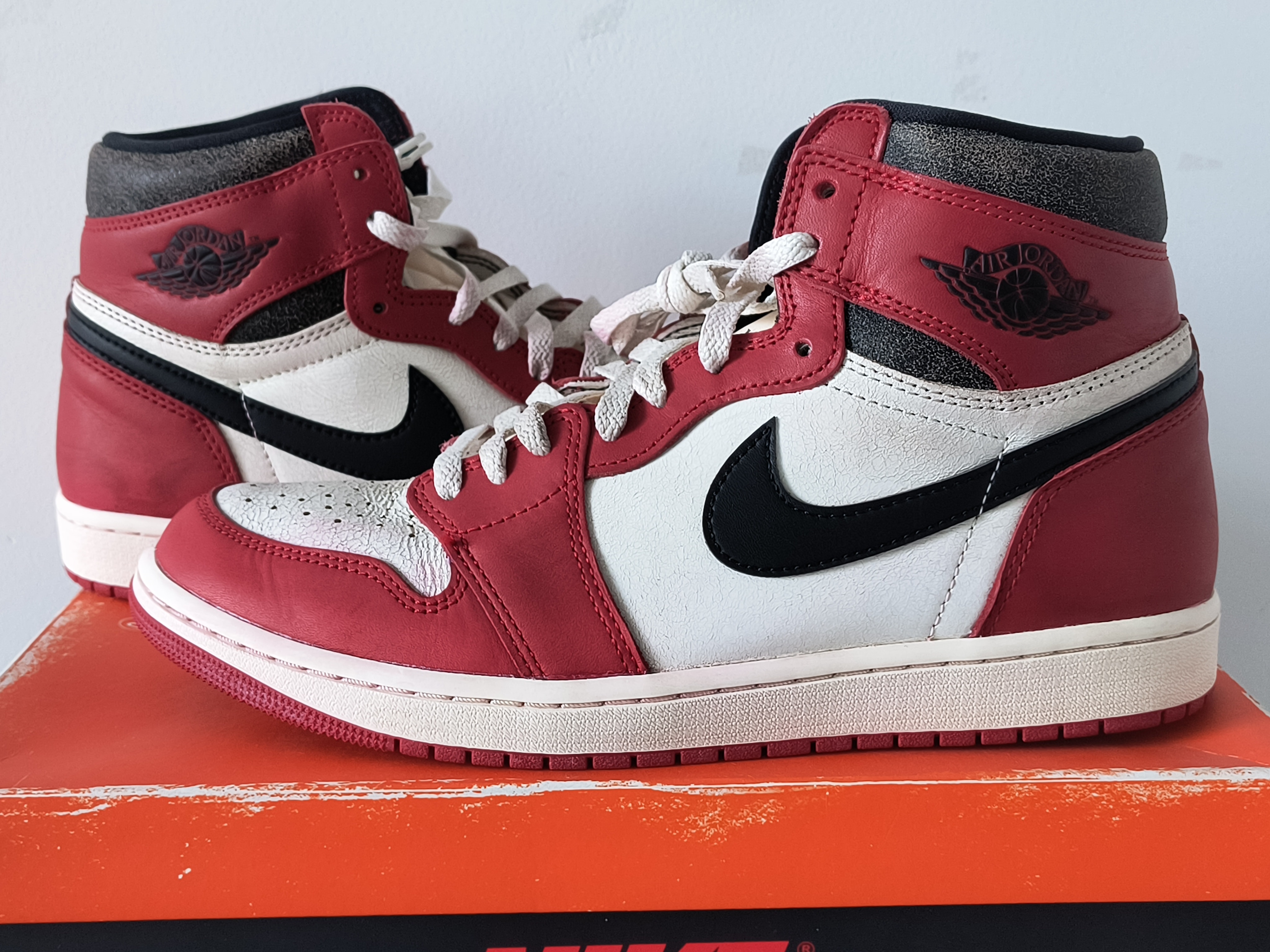 Nike Air Jordan 1 High OG "Lost & Found/Chicago"