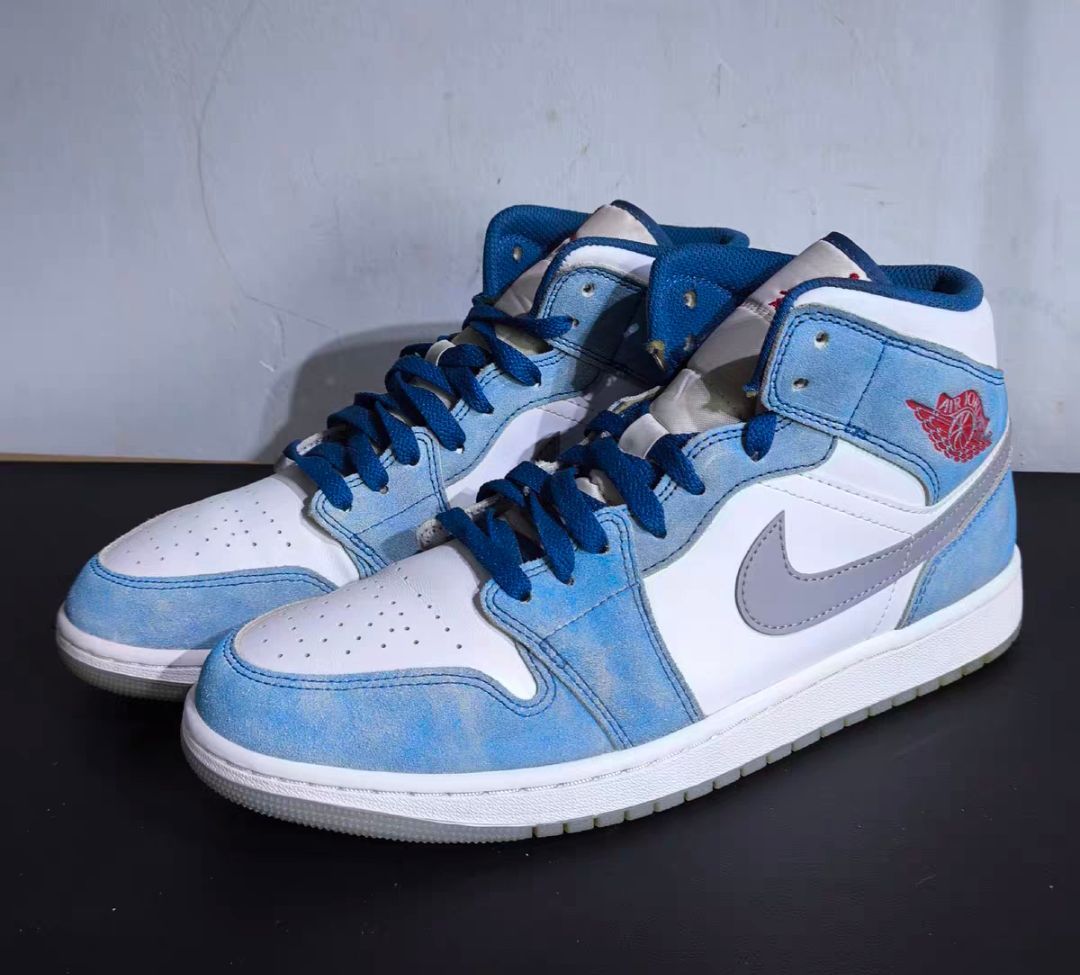 Nike Air Jordan 1 Mid SE "White/Hyper Royal/Red"