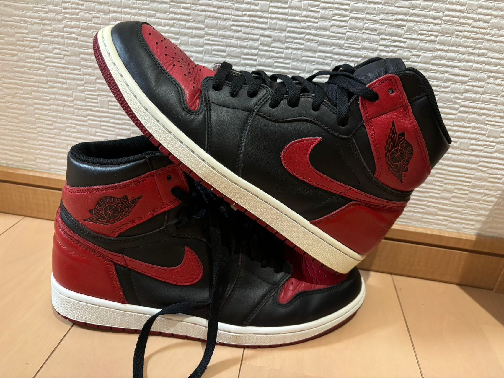 Nike Air Jordan 1 Retro High OG "Bred/Banned" (2016)