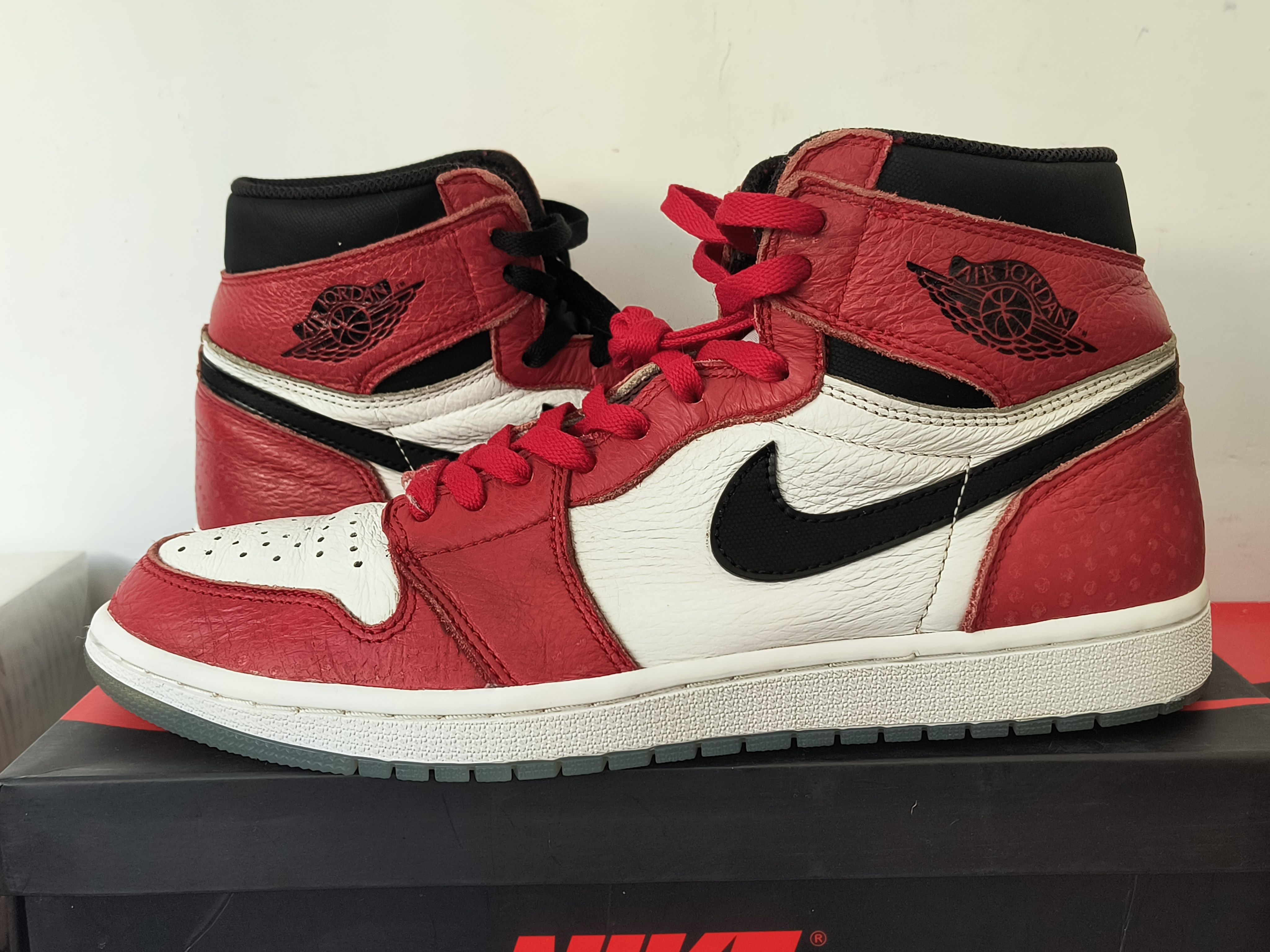 Spiderman × Nike Air Jordan 1 Origin Story "Gym Red/White/Photo Blue/Black"