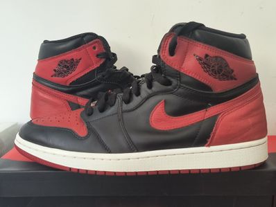 Nike Air Jordan 1 Retro High OG "Bred/Banned" (2016)