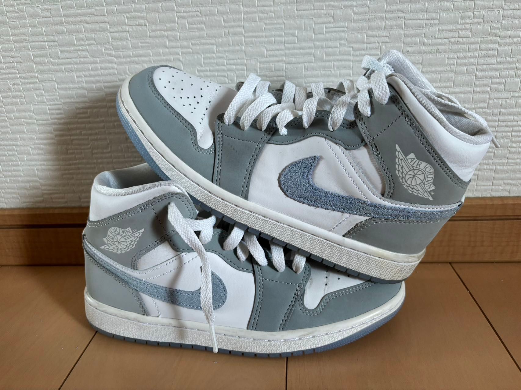 Nike Women's Air Jordan 1 Mid "Wolf Grey"