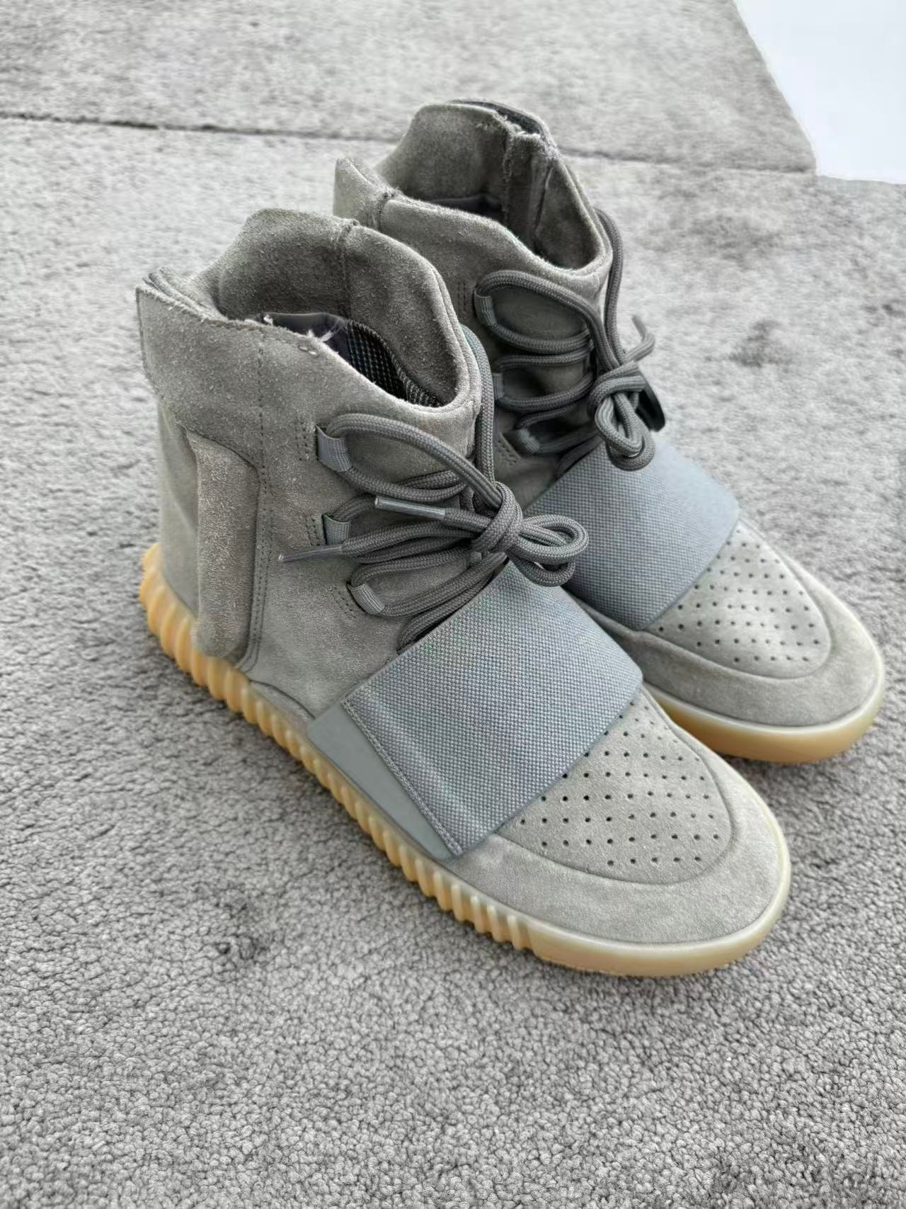 靴 Yeezy boost 750 Adidas YEEZY Yeezy Boost 750 Grey Gum スニーカー 通販 - FARFETCH