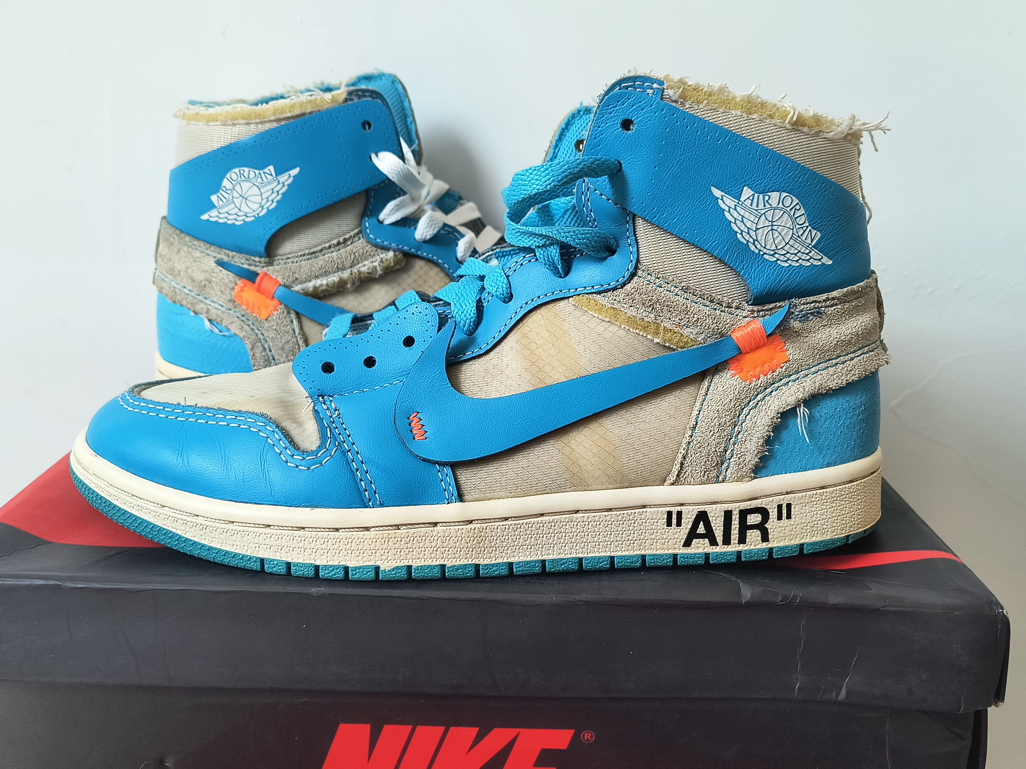 Off-White × Nike Air Jordan 1 High UNC "White/Dark Powder Blue"