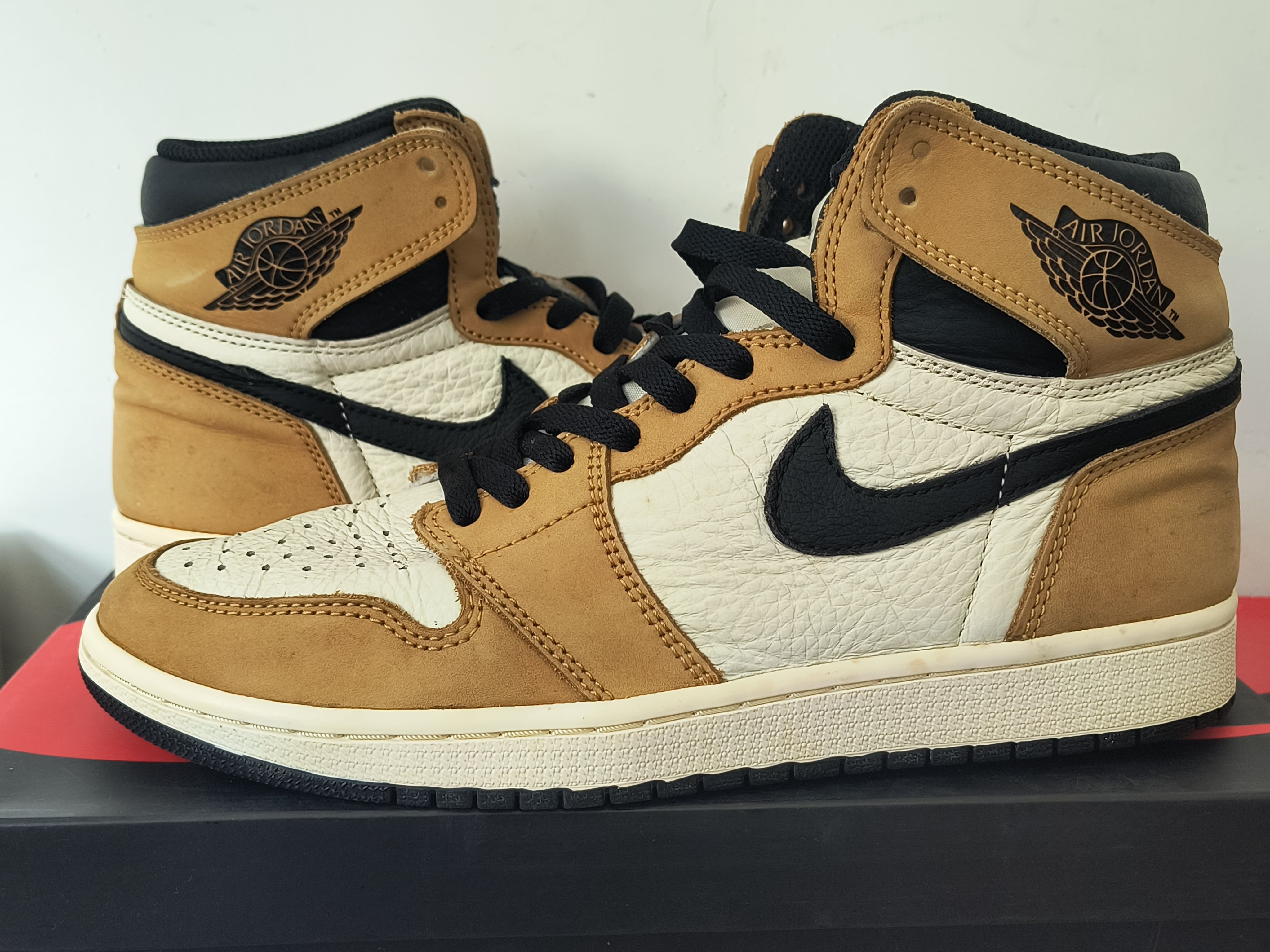 Nike Air Jordan 1 RETRO High "Rookie of The Year"