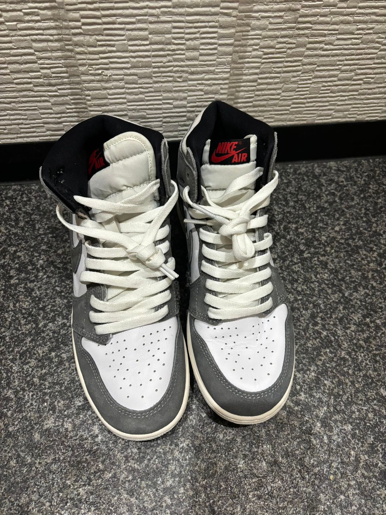 Nike GS Air Jordan 1 Retro High OG "Black and Smoke Grey"