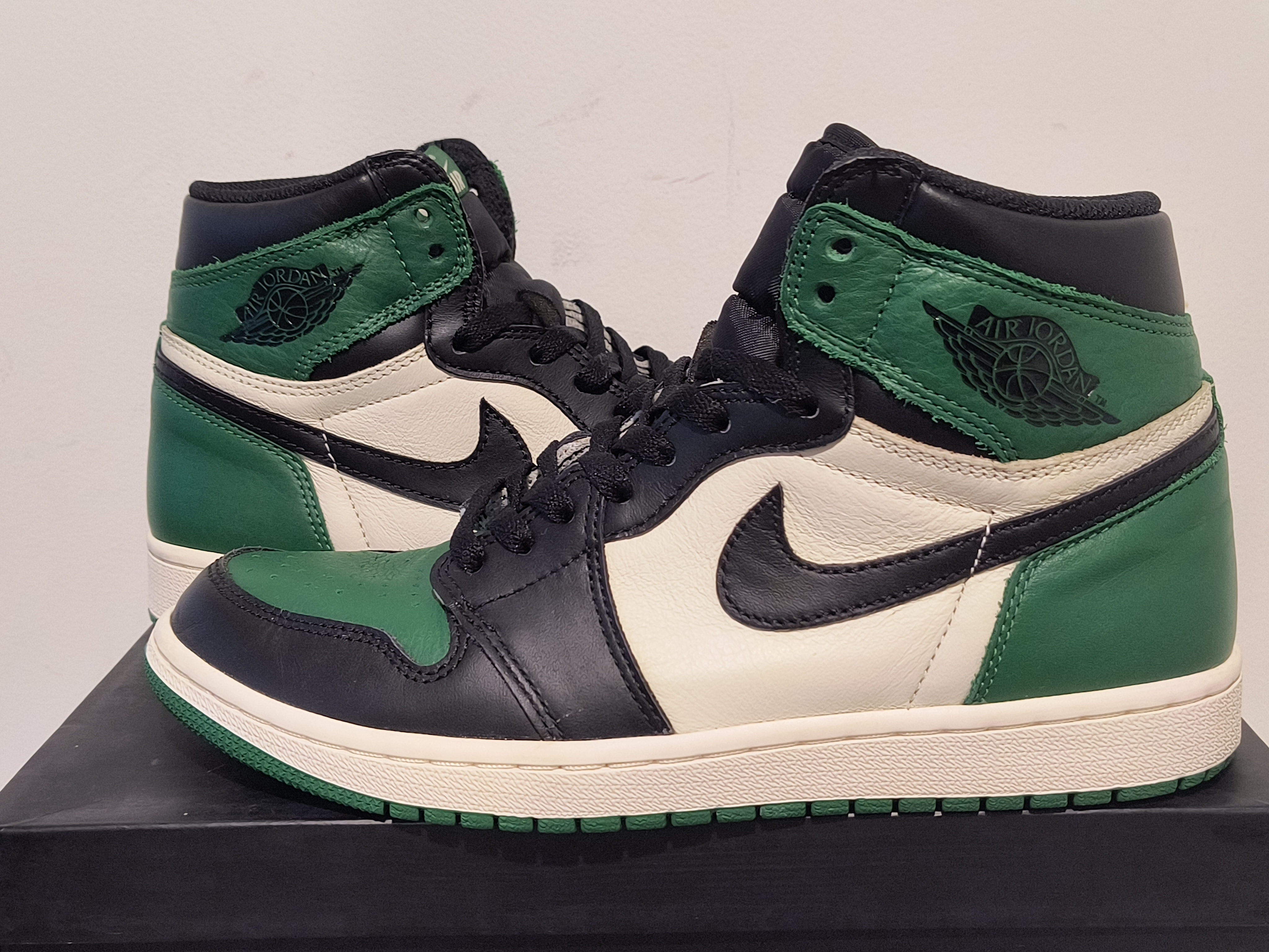 Nike Air Jordan 1 Retro High OG "Pine Green"(2018)