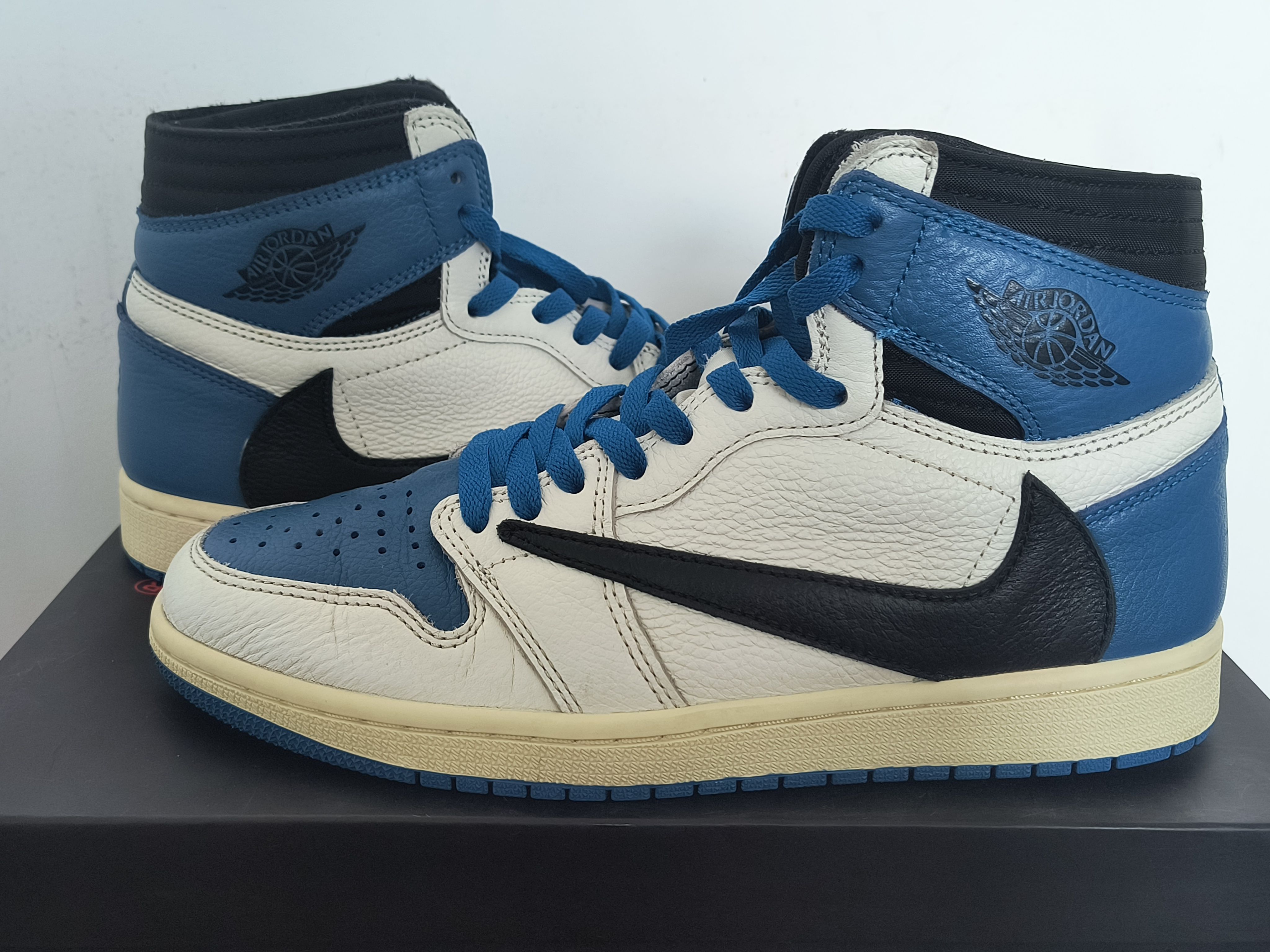 Travis Scott × fragment design × Nike Air Jordan 1 Retro High OG SP "Military Blue"