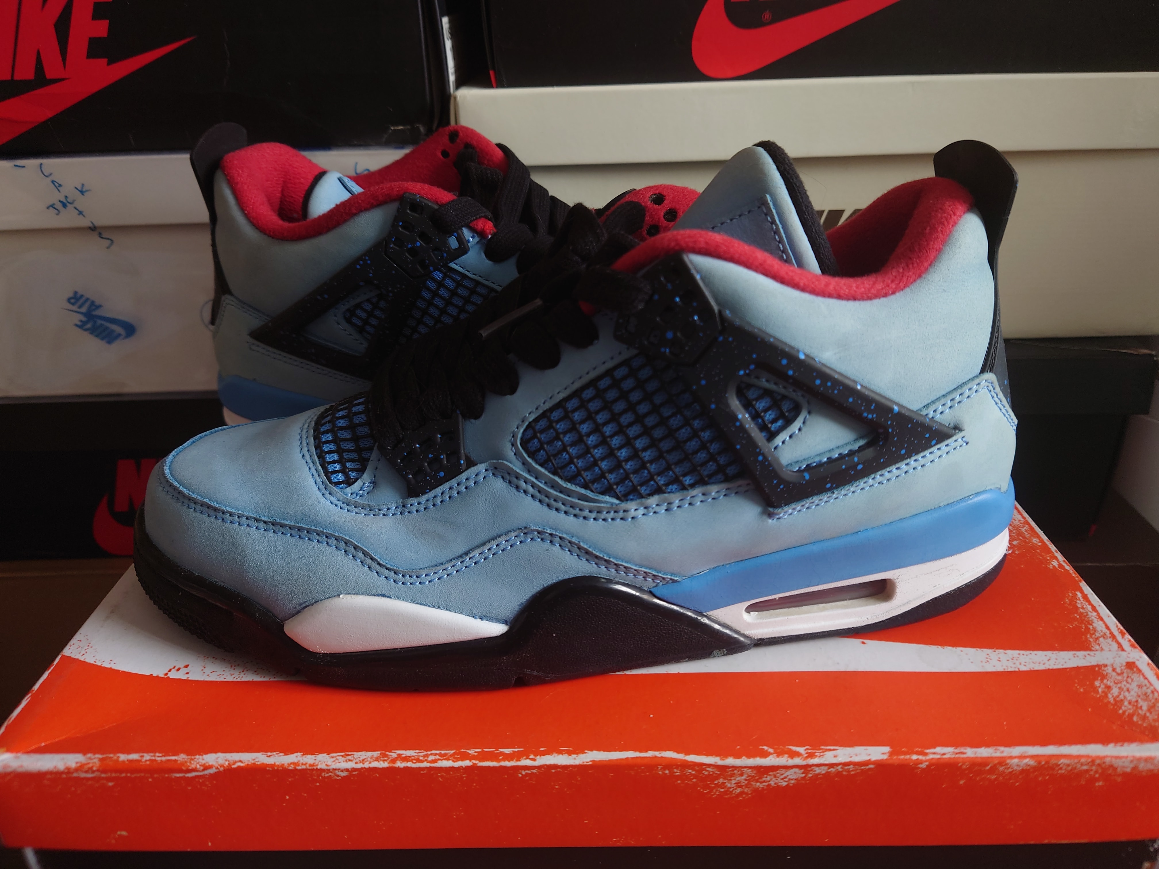 Travis Scott × Nike Air Jordan 4 Retro Cactus Jack "University Blue"