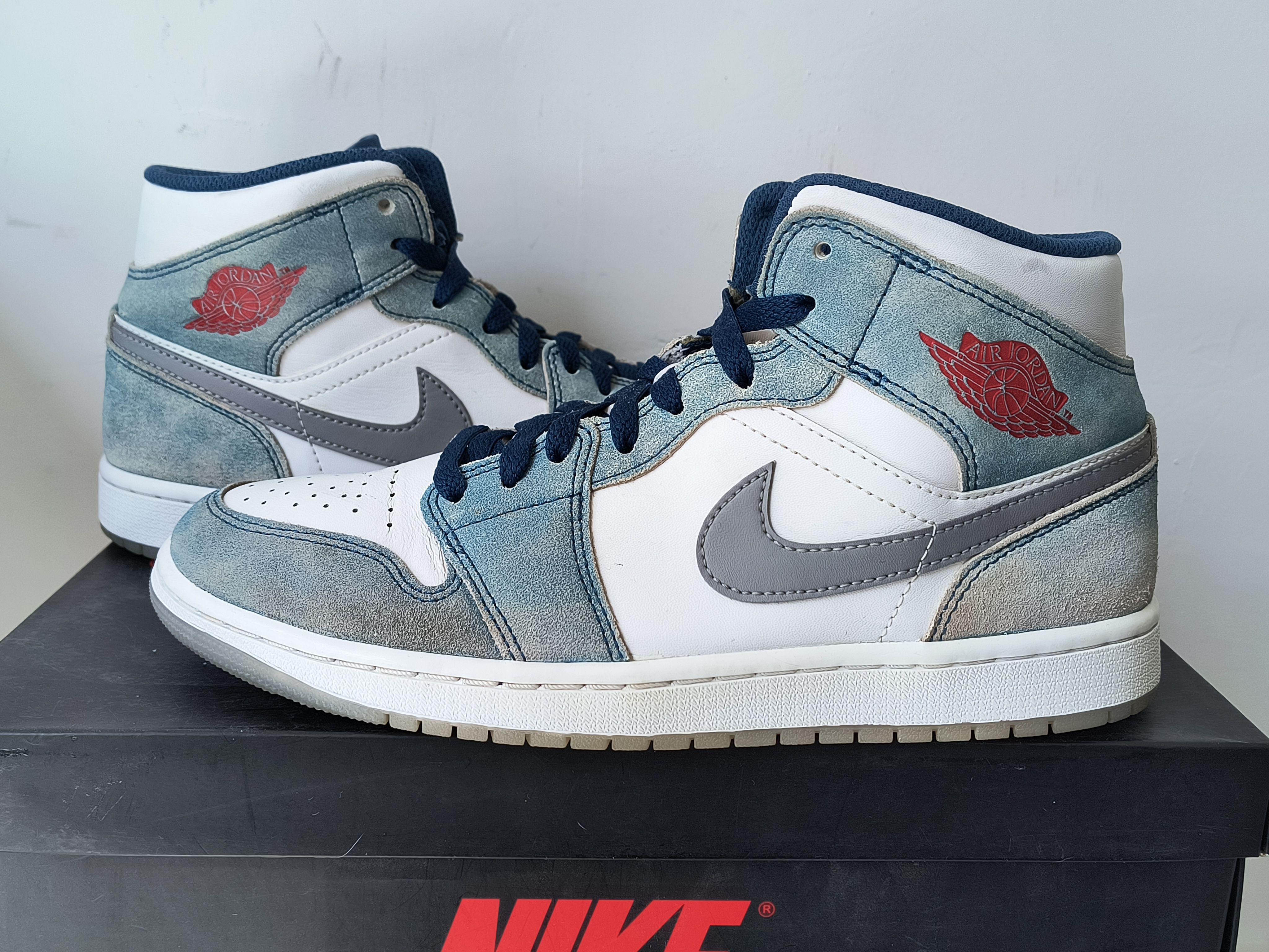 NIKE AIR JORDAN 1ハイパーロイヤルレッド DN3706-401 Nike Air Jordan 1 Mid SE 