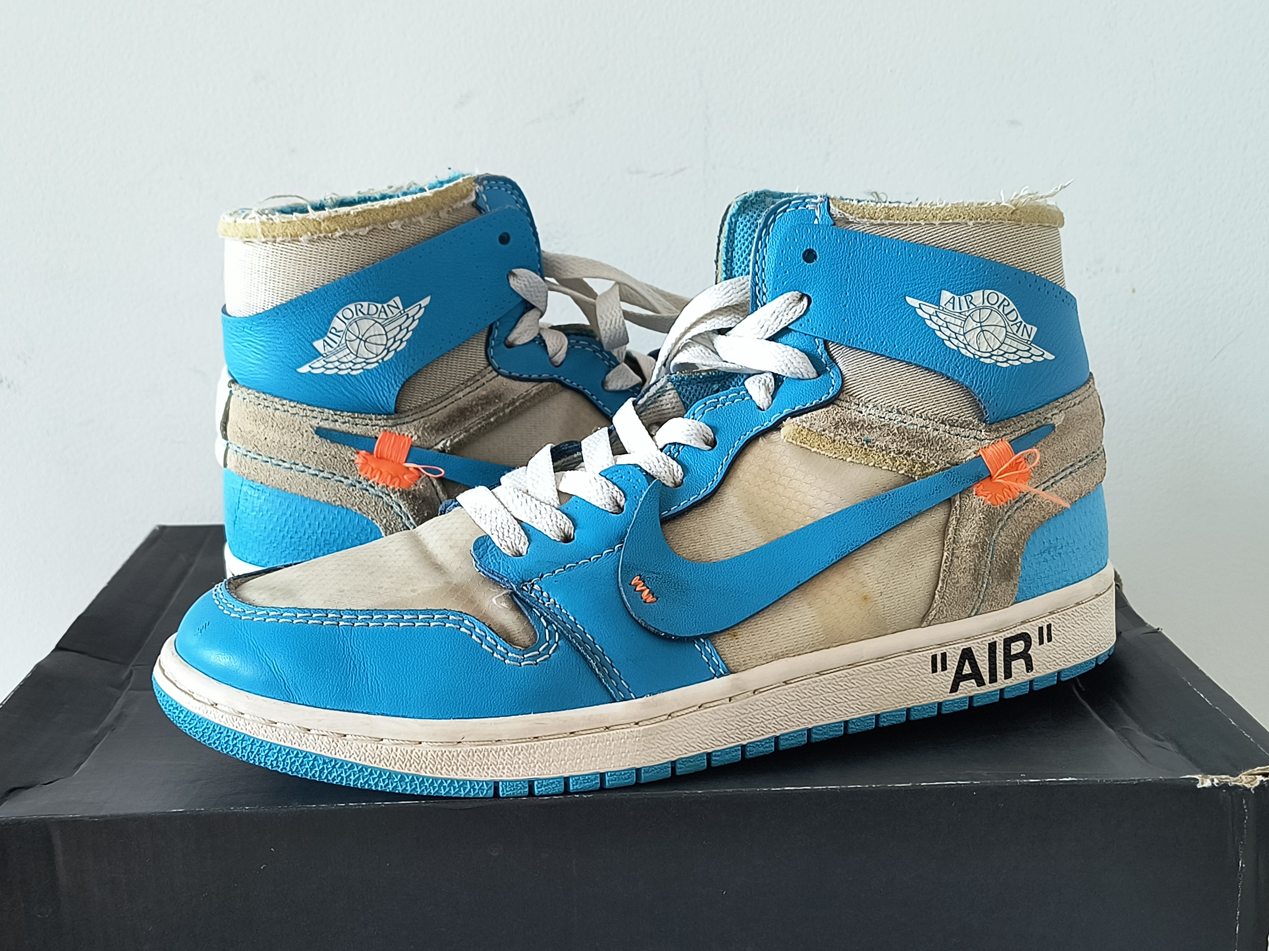 Off-White × Nike Air Jordan 1 High UNC "White/Dark Powder Blue"