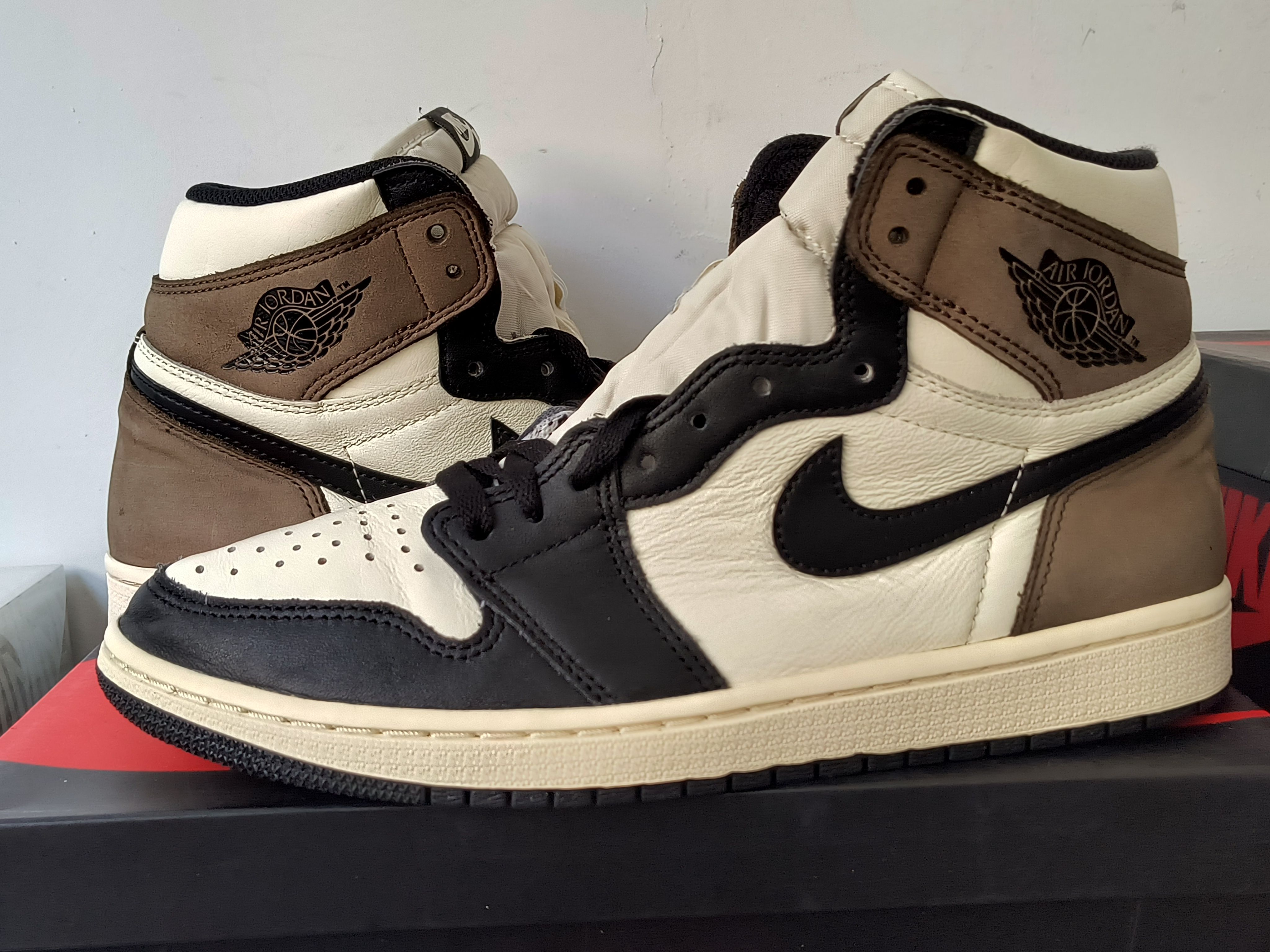 Nike Air Jordan 1 High OG "Sail/Dark Mocha/Black"