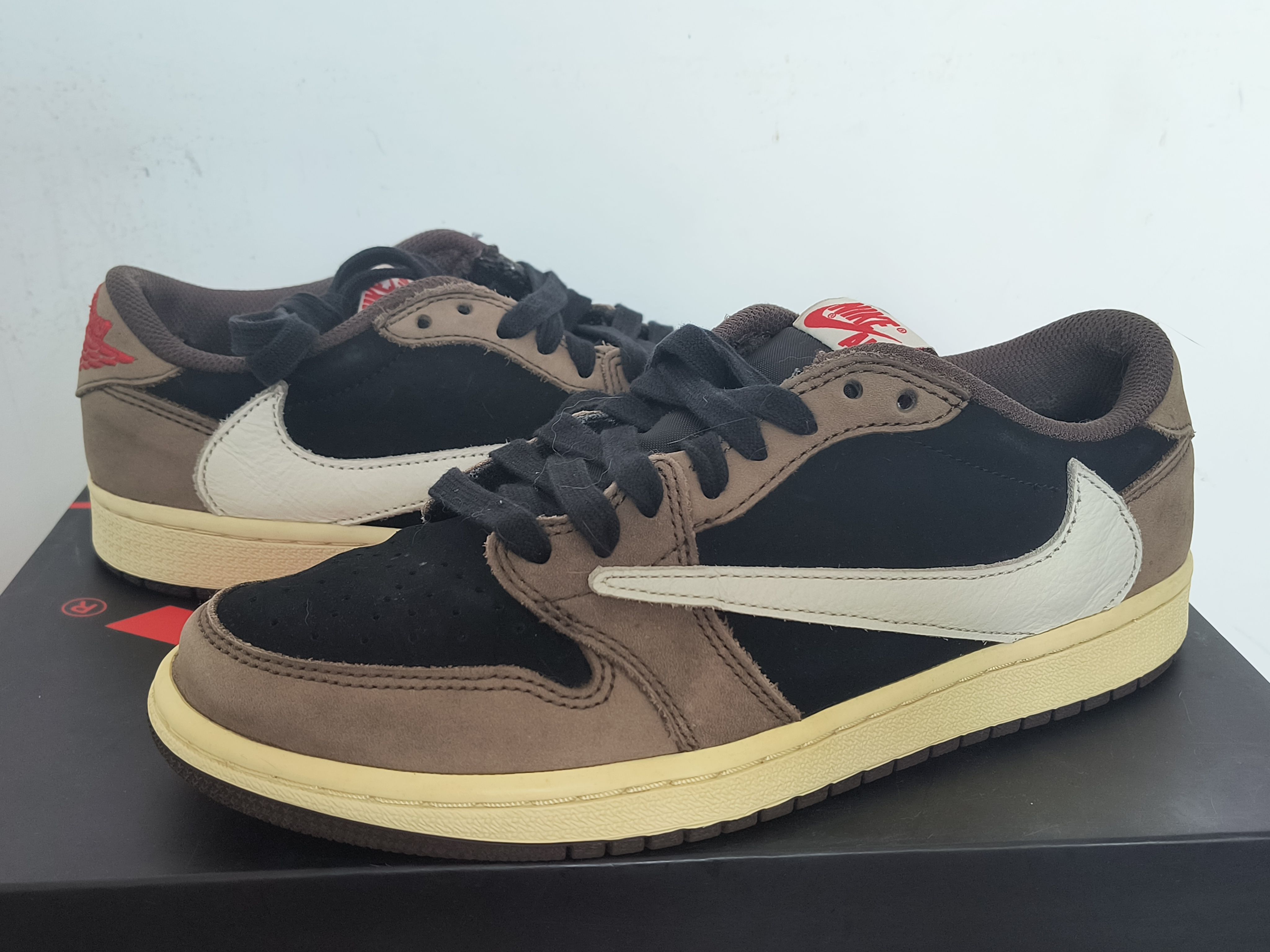 Travis Scott × Nike Air Jordan 1 Low OG SP-T  "Black/Dark Mocha"