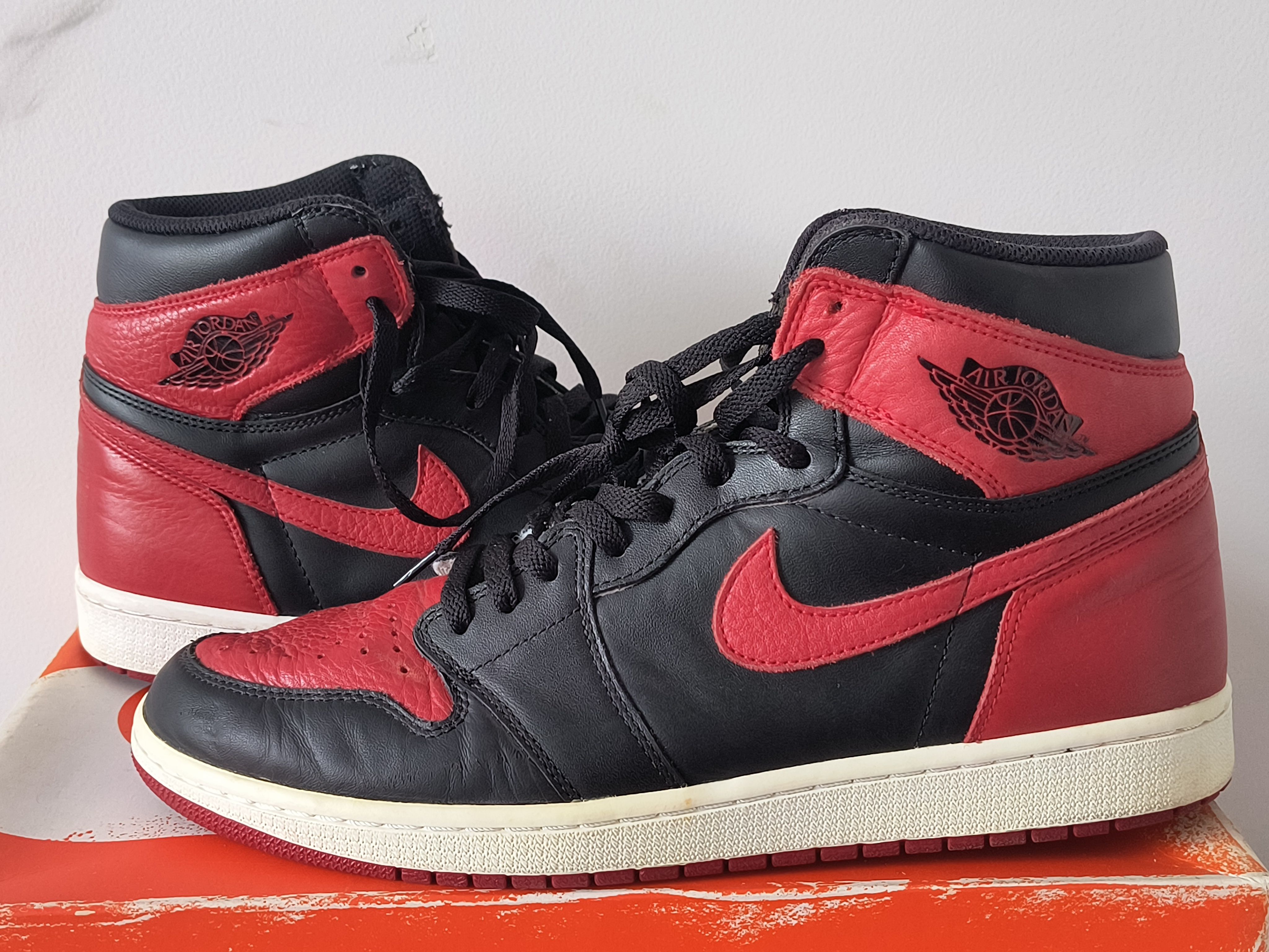 Nike Air Jordan 1 Retro High OG "Bred/Banned" (2016)