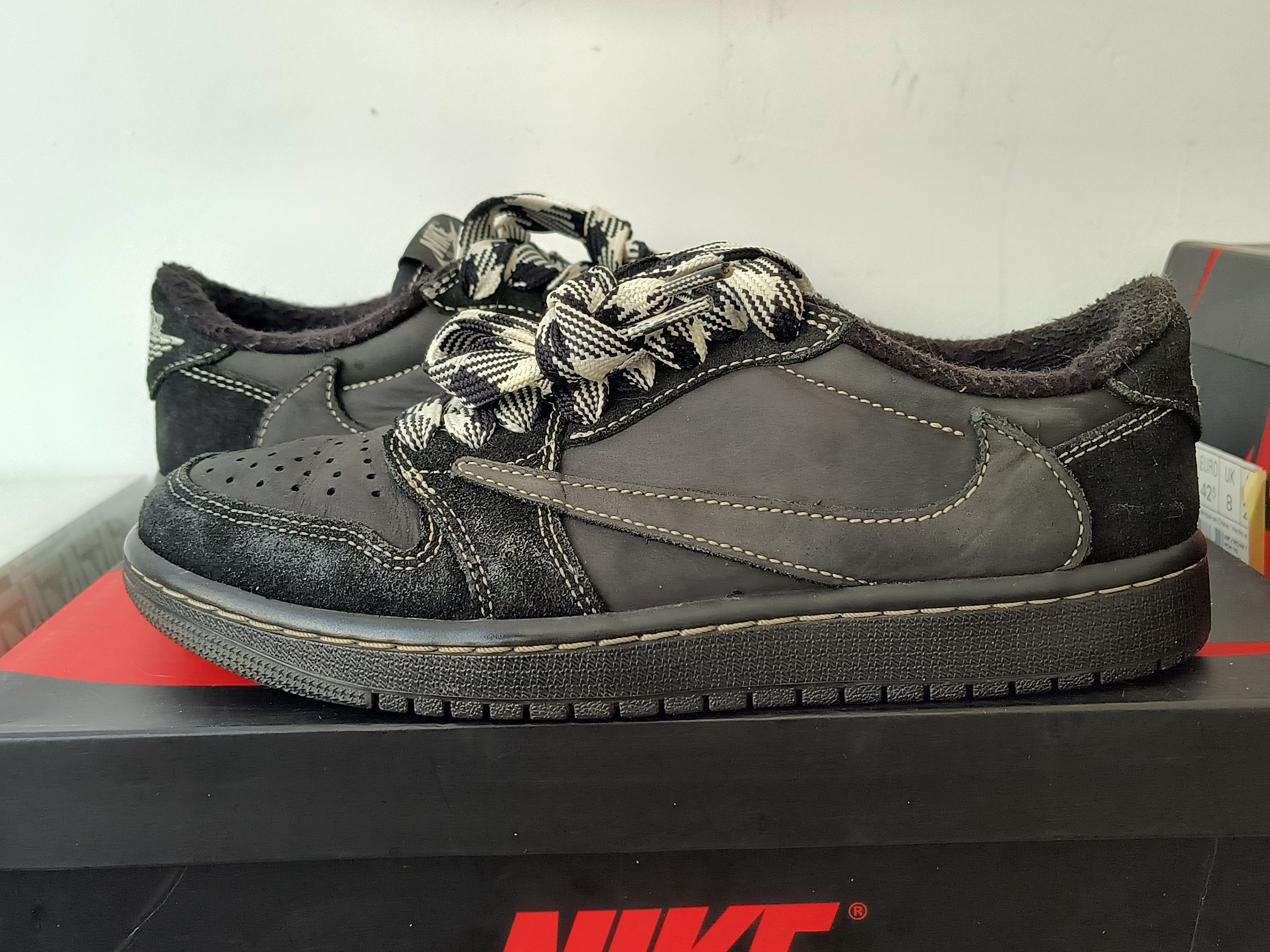 Travis Scott × Nike Air Jordan 1 Low OG SP "Black Phantom"