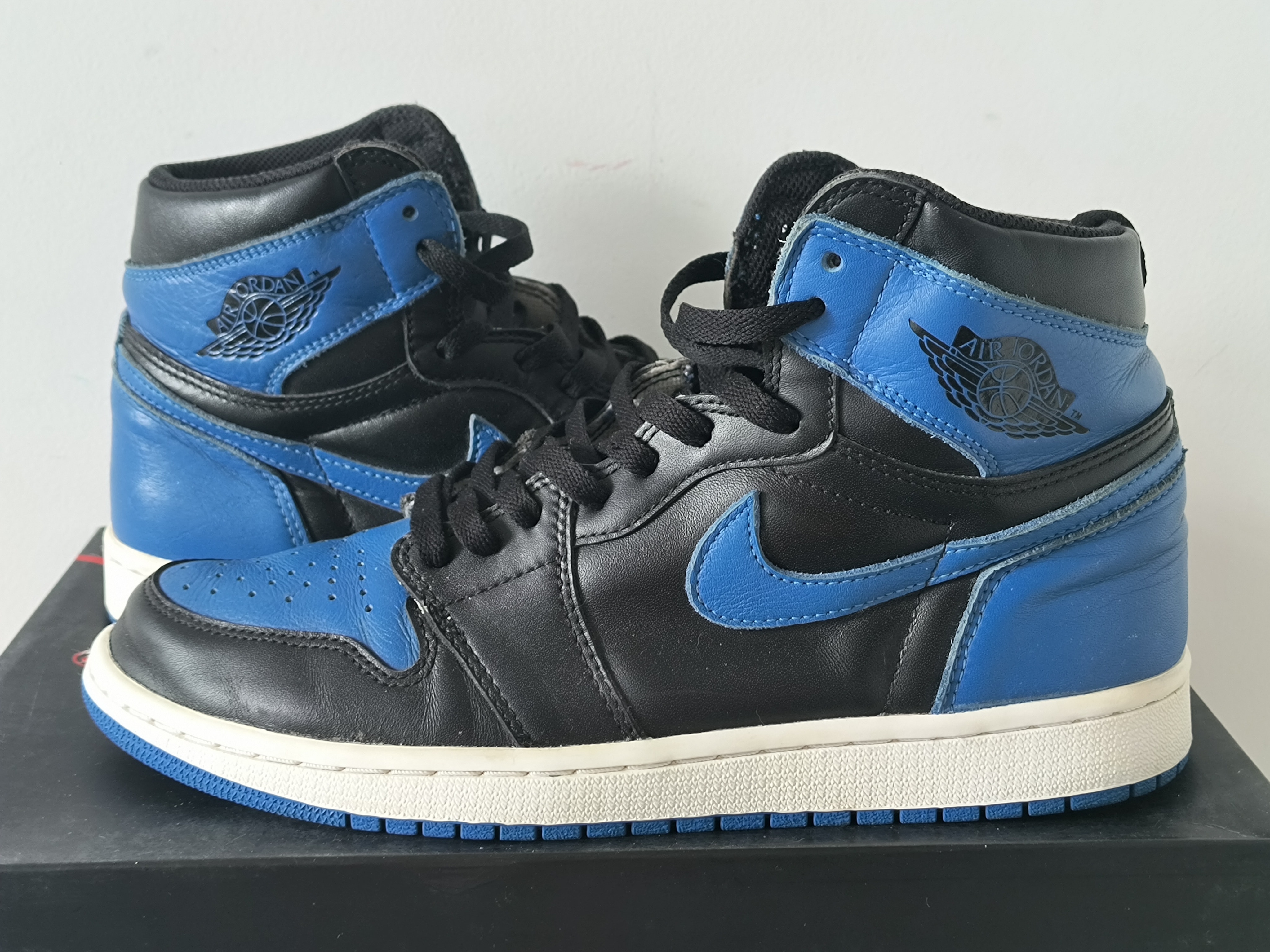 Nike Air Jordan 1 Retro High OG "Royal" (2017)