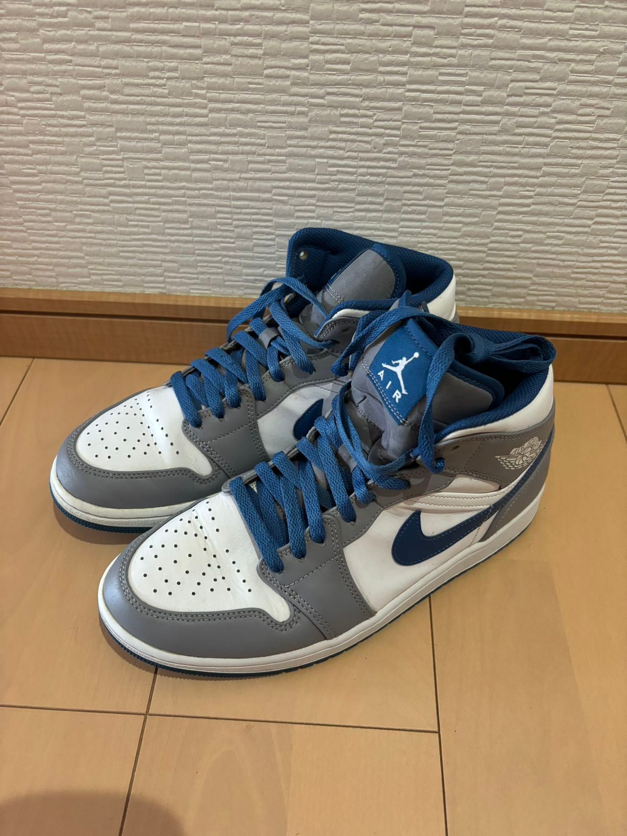 Nike Air Jordan 1 Mid "True Blue"