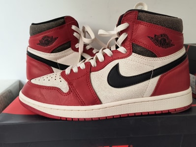 Nike Air Jordan 1 High OG "Lost & Found/Chicago"