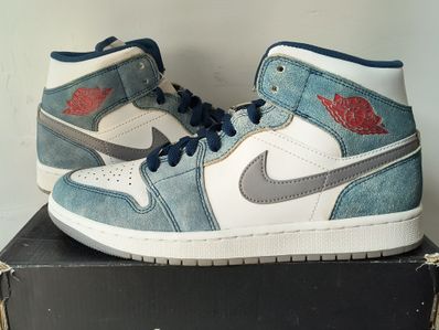 Nike Air Jordan 1 Mid SE "White/Hyper Royal/Red"
