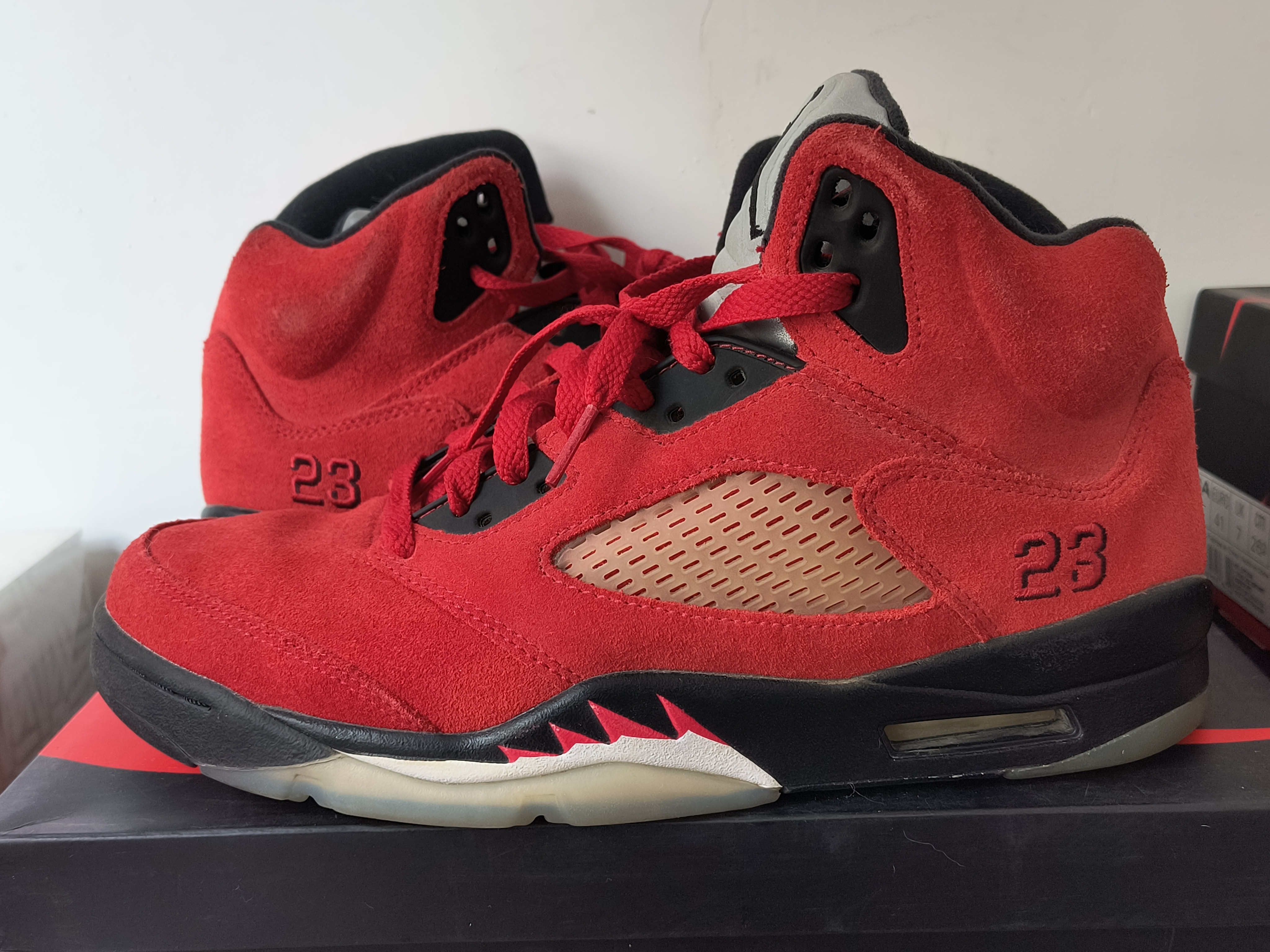 エアジョーダン5(AJ5) 人気の新作/中古通販【スニーカーダンク】