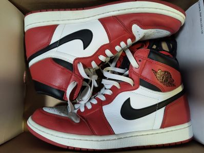 Nike Air Jordan 1 Retro High "Chicago" (2015)