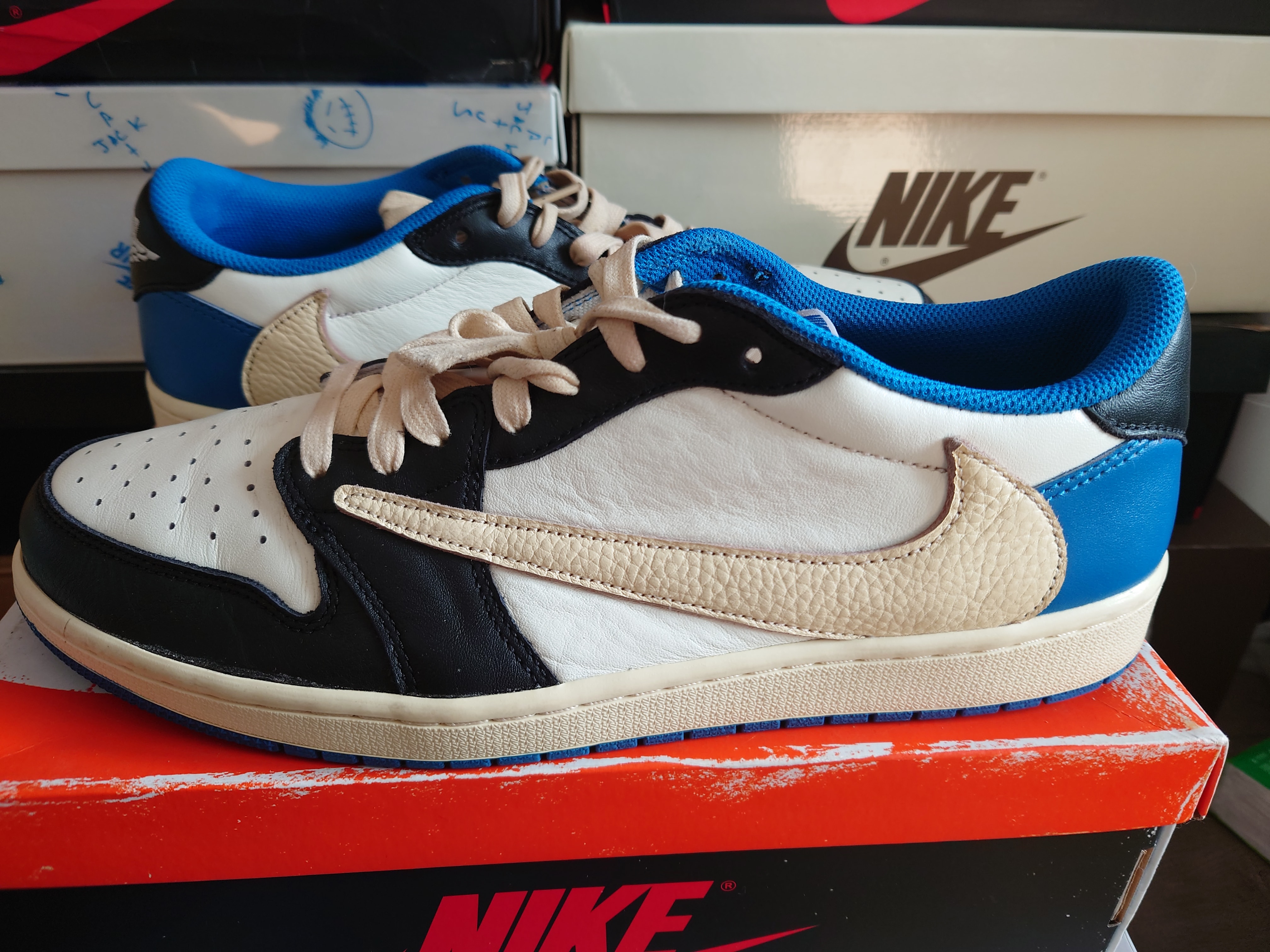 Travis Scott × fragment design × Nike Air Jordan 1 Low OG SP "Military Blue"