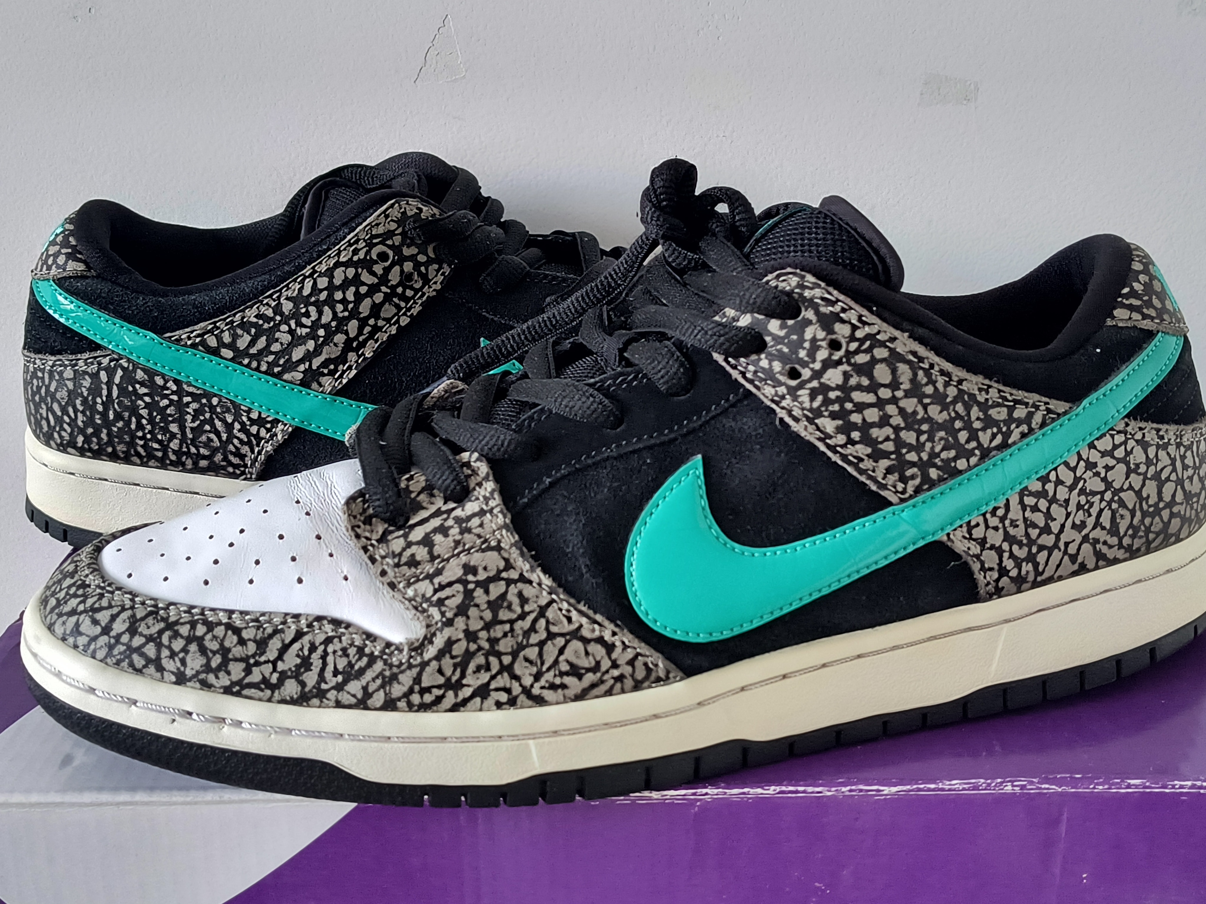 Nike SB Dunk Low "Elephant/Safari"
