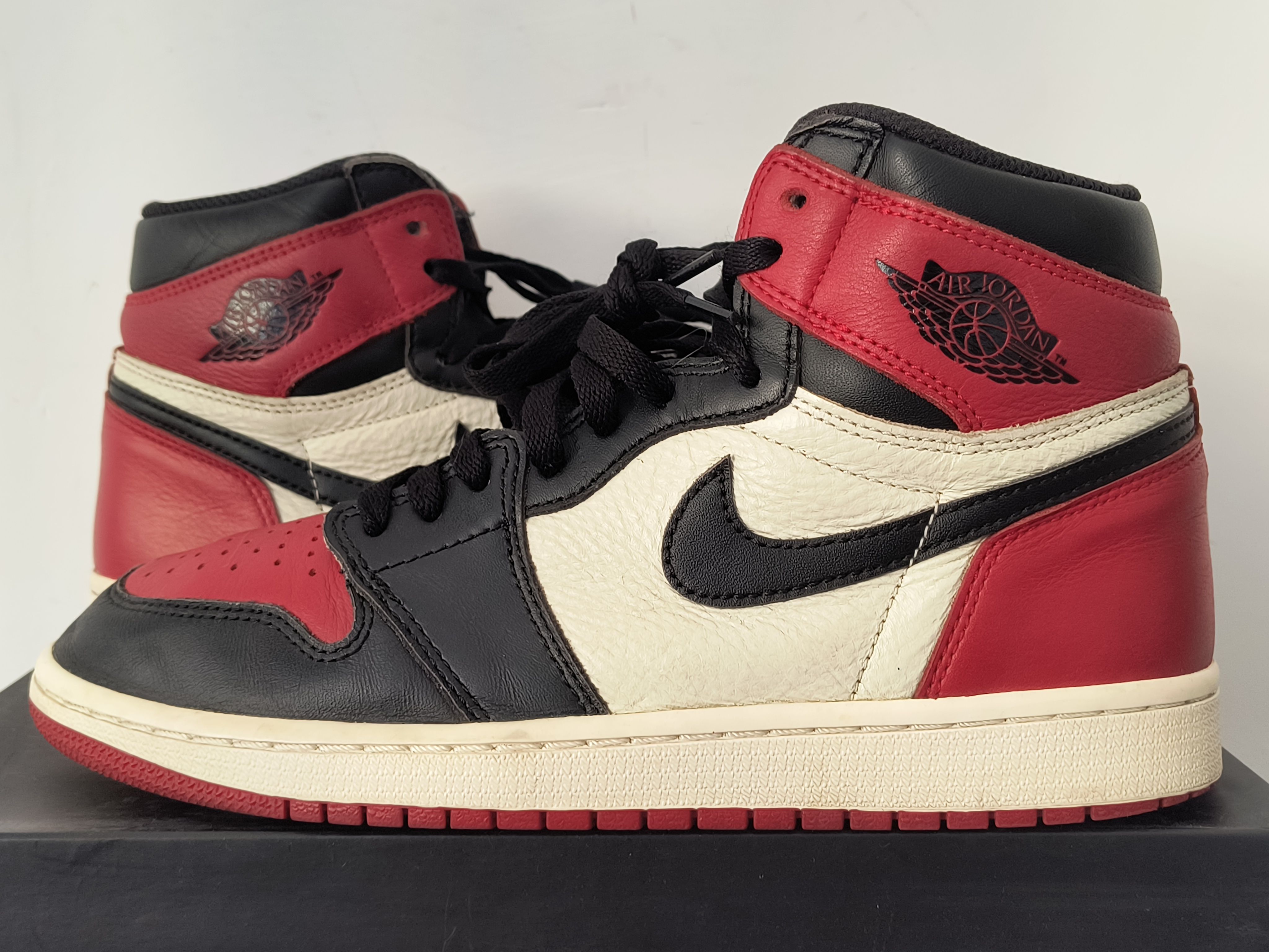 Nike Air Jordan 1 Retro High OG "Bred Toe"
