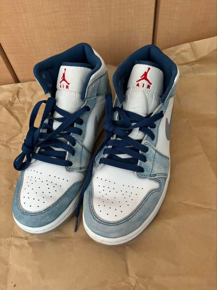 Nike Air Jordan 1 Mid SE "White/Hyper Royal/Red"