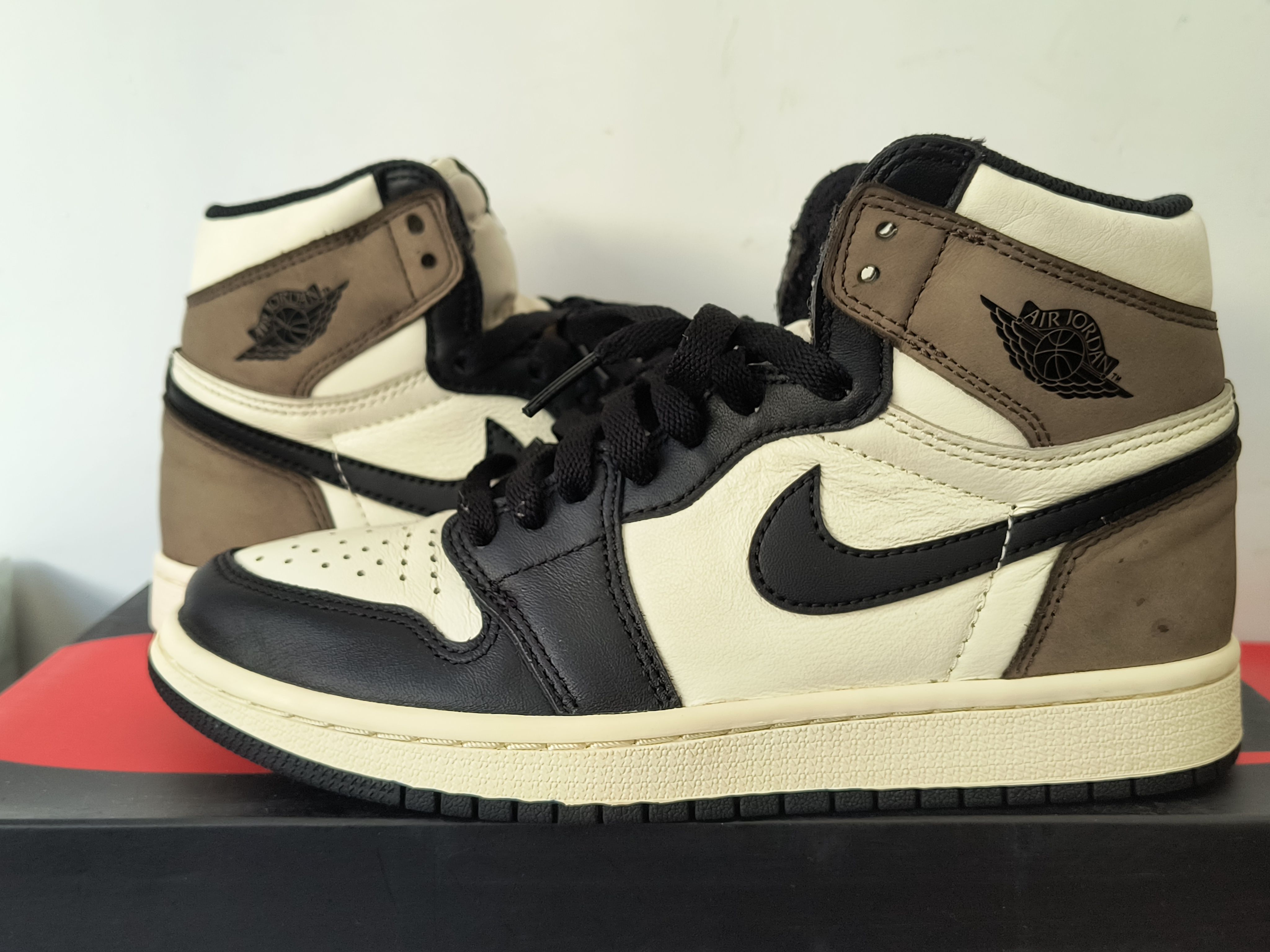 Nike Air Jordan 1 High OG "Sail/Dark Mocha/Black"