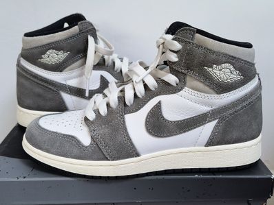 Nike GS Air Jordan 1 Retro High OG "Black and Smoke Grey"