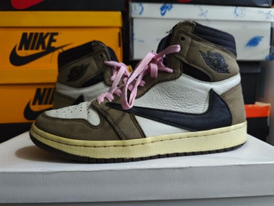 Travis Scott × Nike Air Jordan 1 Retro High OG TS SP "Sail/Dark Mocha"
