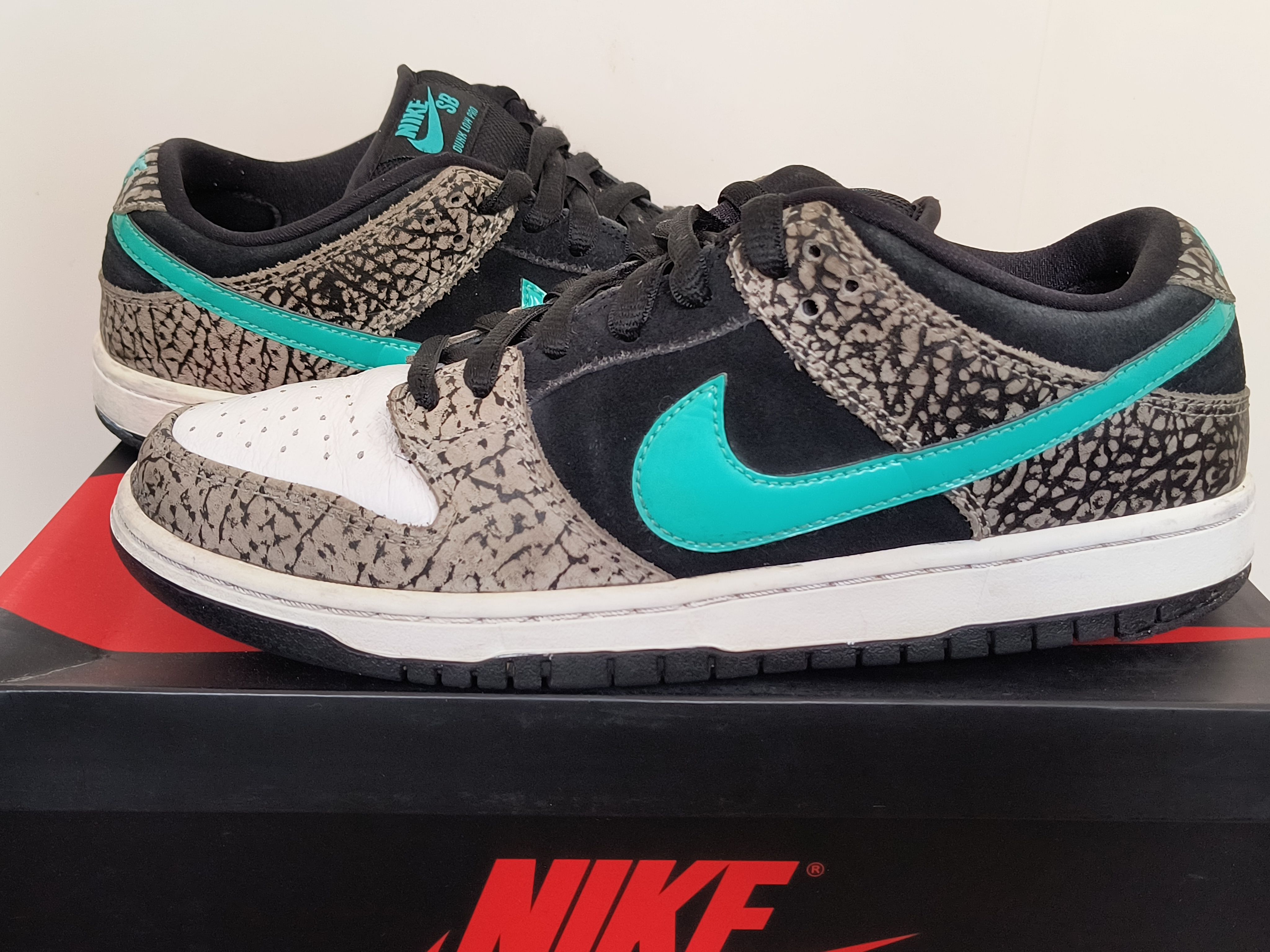 Nike SB Dunk Low "Elephant/Safari"