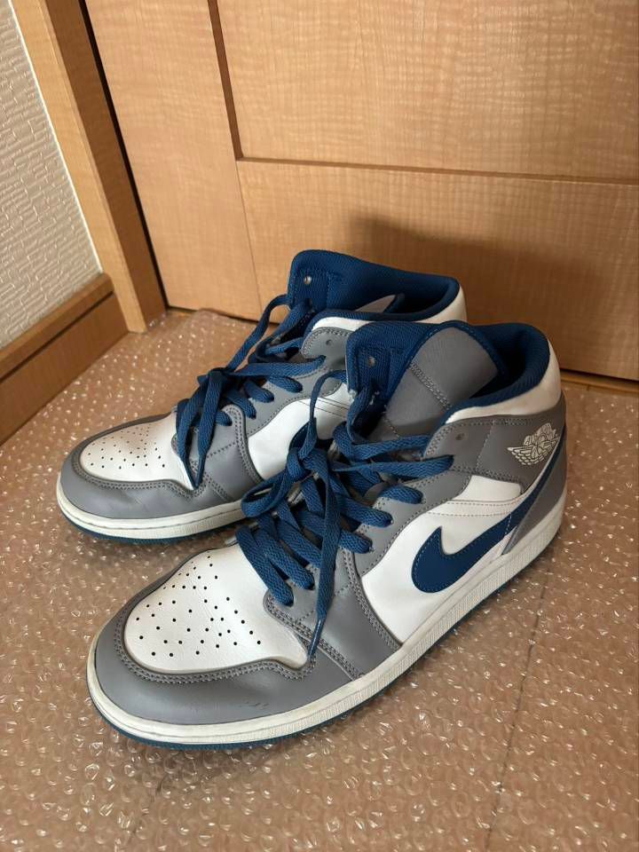 Nike Air Jordan 1 Mid "True Blue"