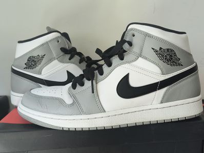 Nike Air Jordan 1 Mid "Light Smoke Grey/White/Black"