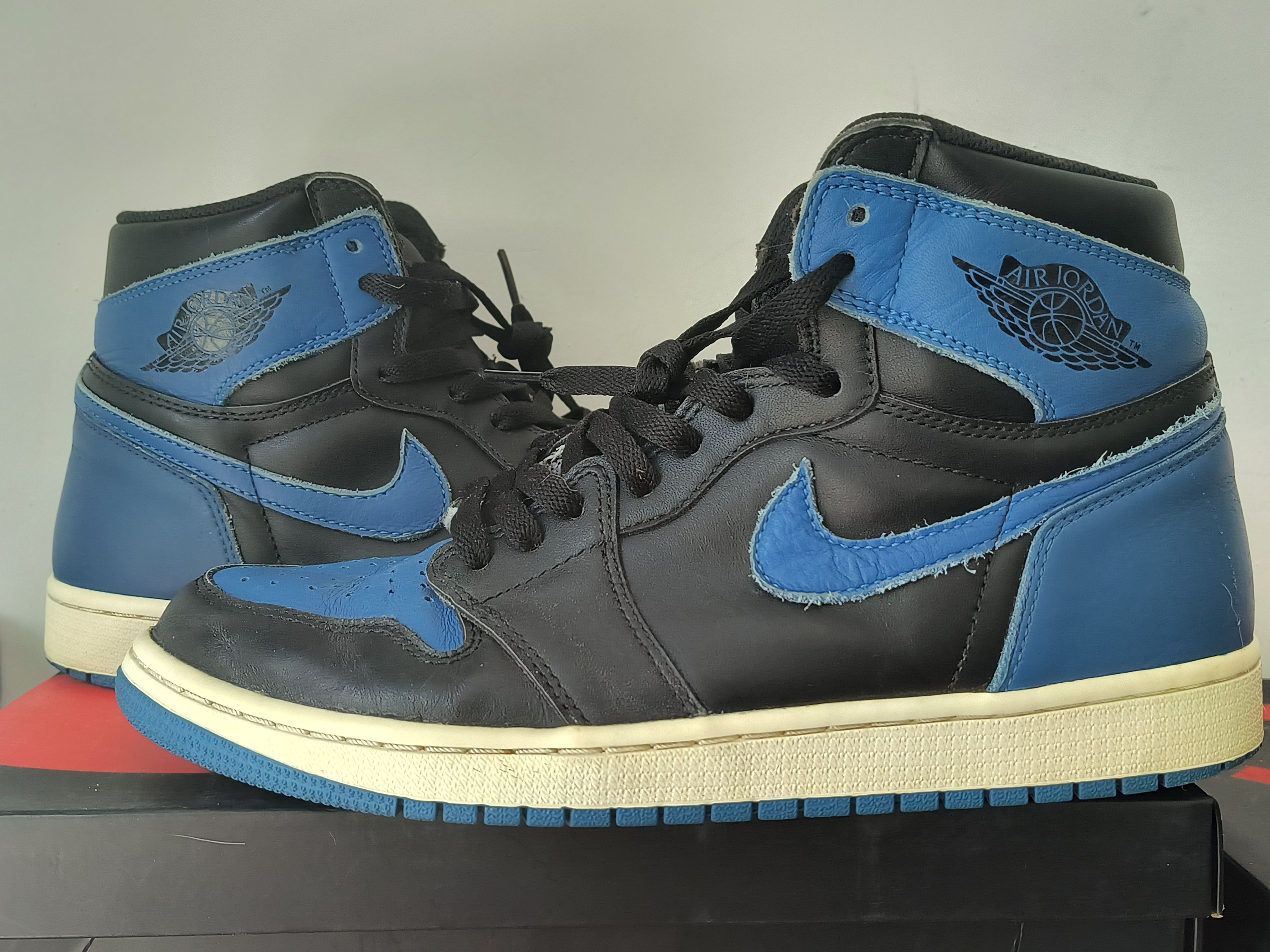 Nike Air Jordan 1 Retro High OG "Royal" (2017)