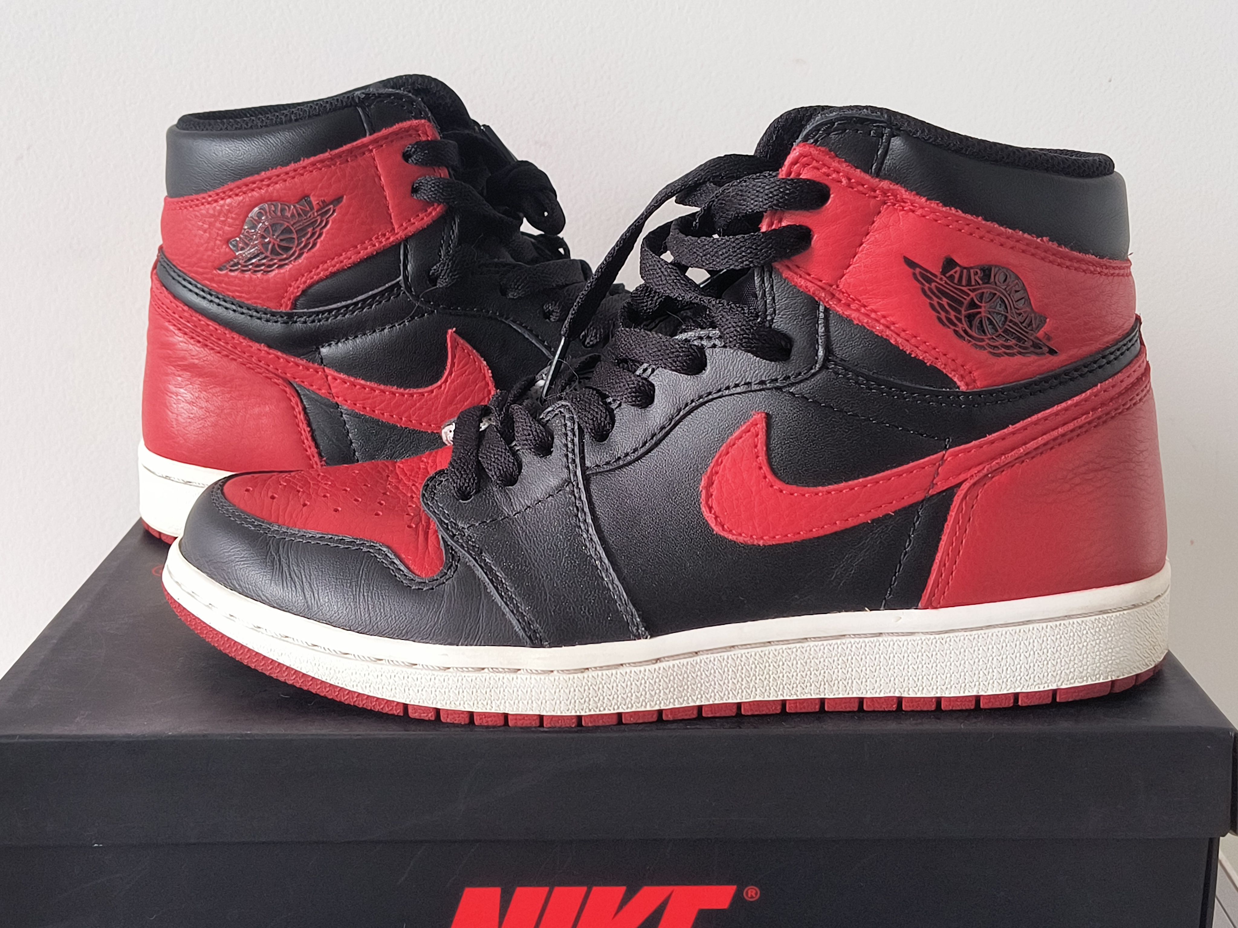 Nike Air Jordan 1 Retro High OG "Bred/Banned" (2016)