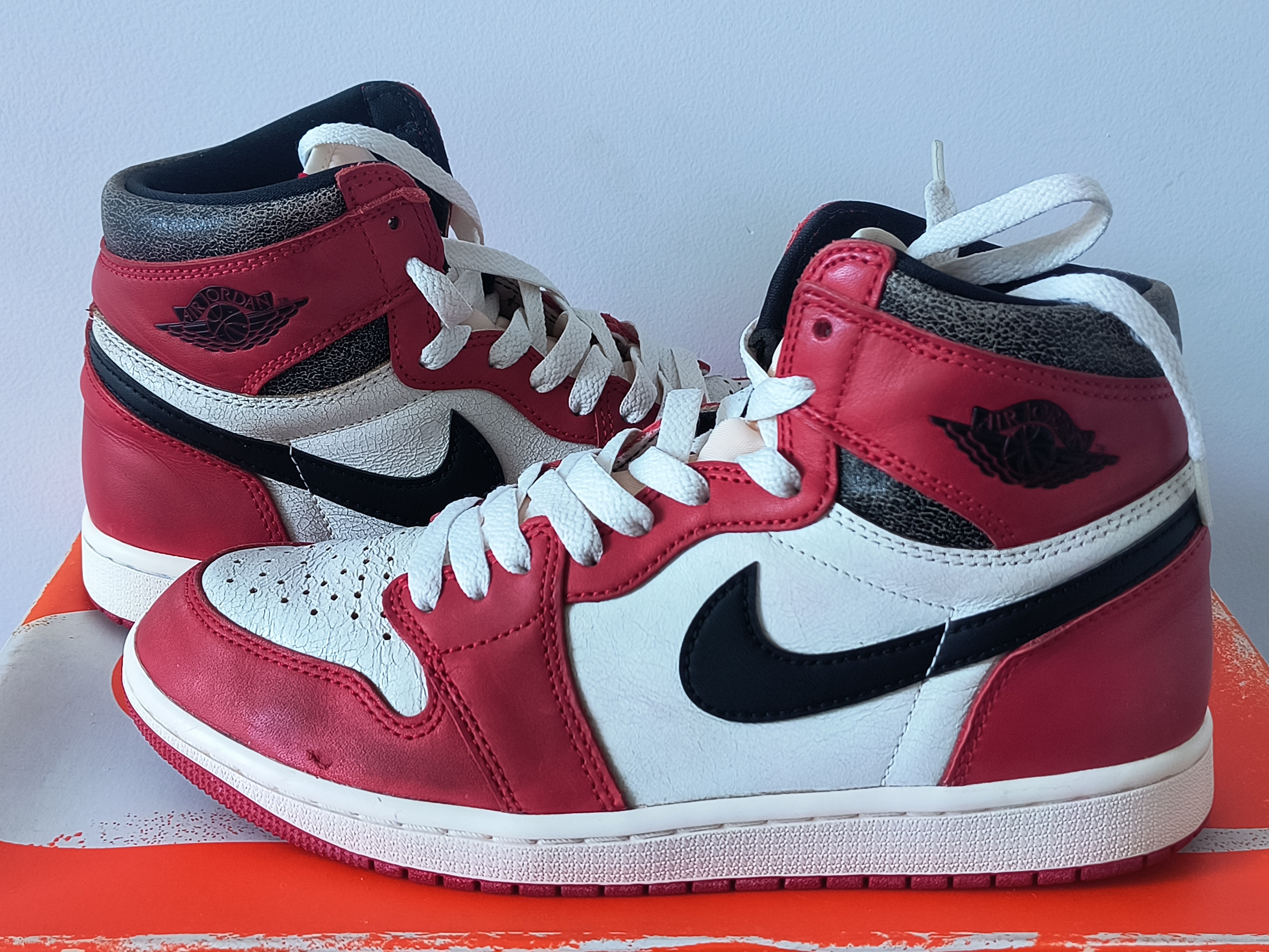 Nike Air Jordan 1 High OG "Lost & Found/Chicago"