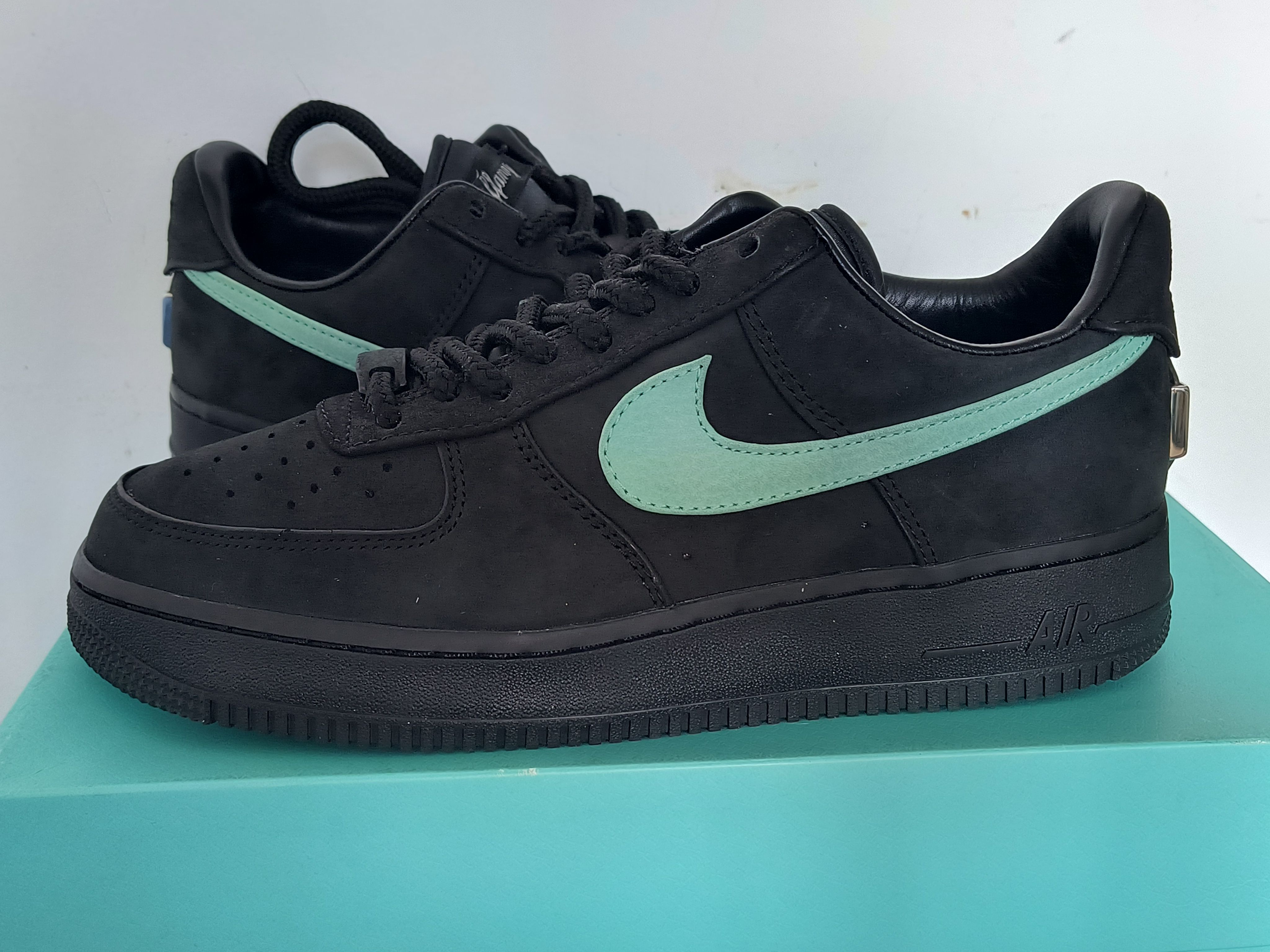 Tiffany & Co. × Nike Air Force 1 Low "1837"