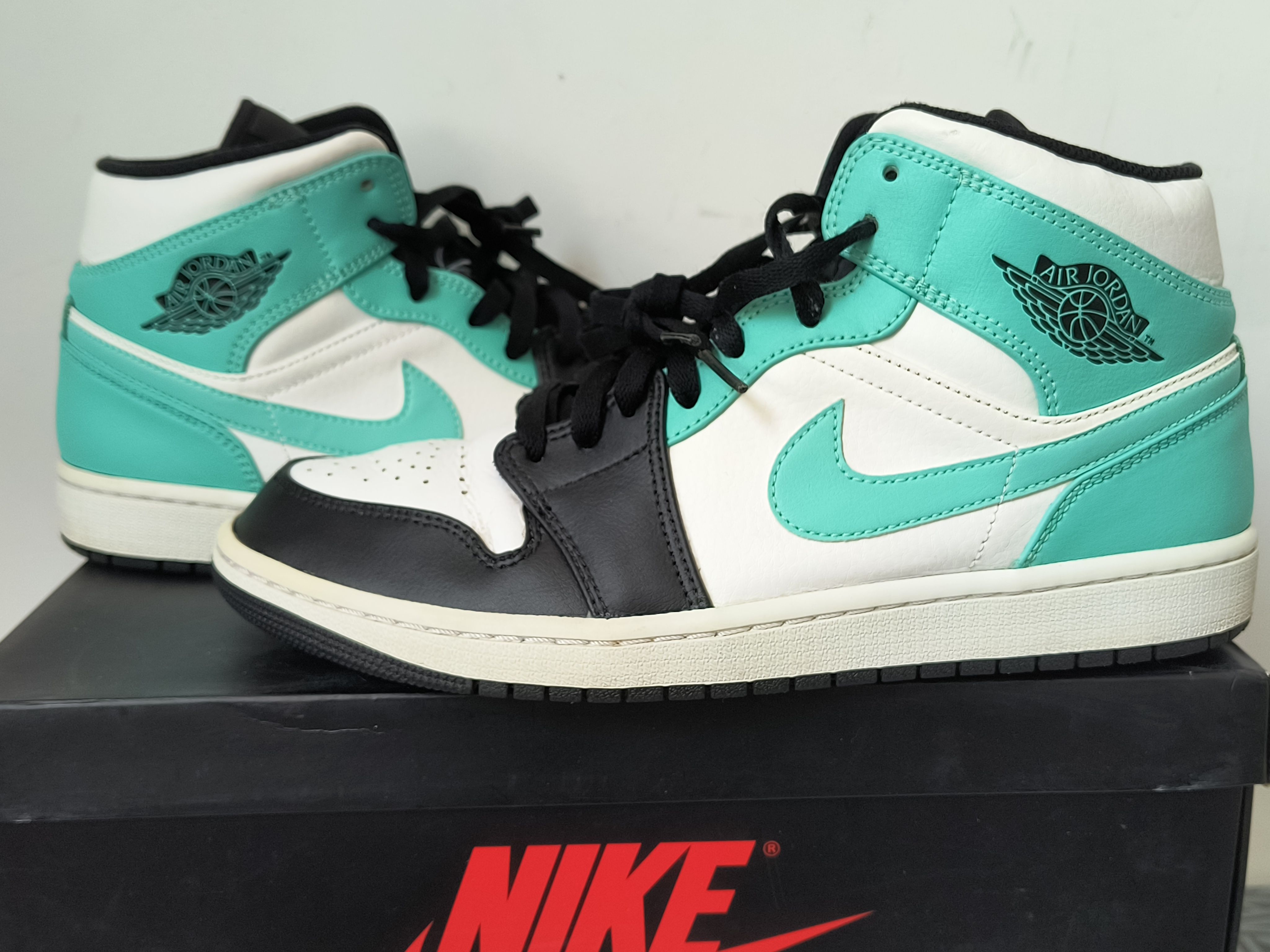 Nike Air Jordan 1 Mid 
