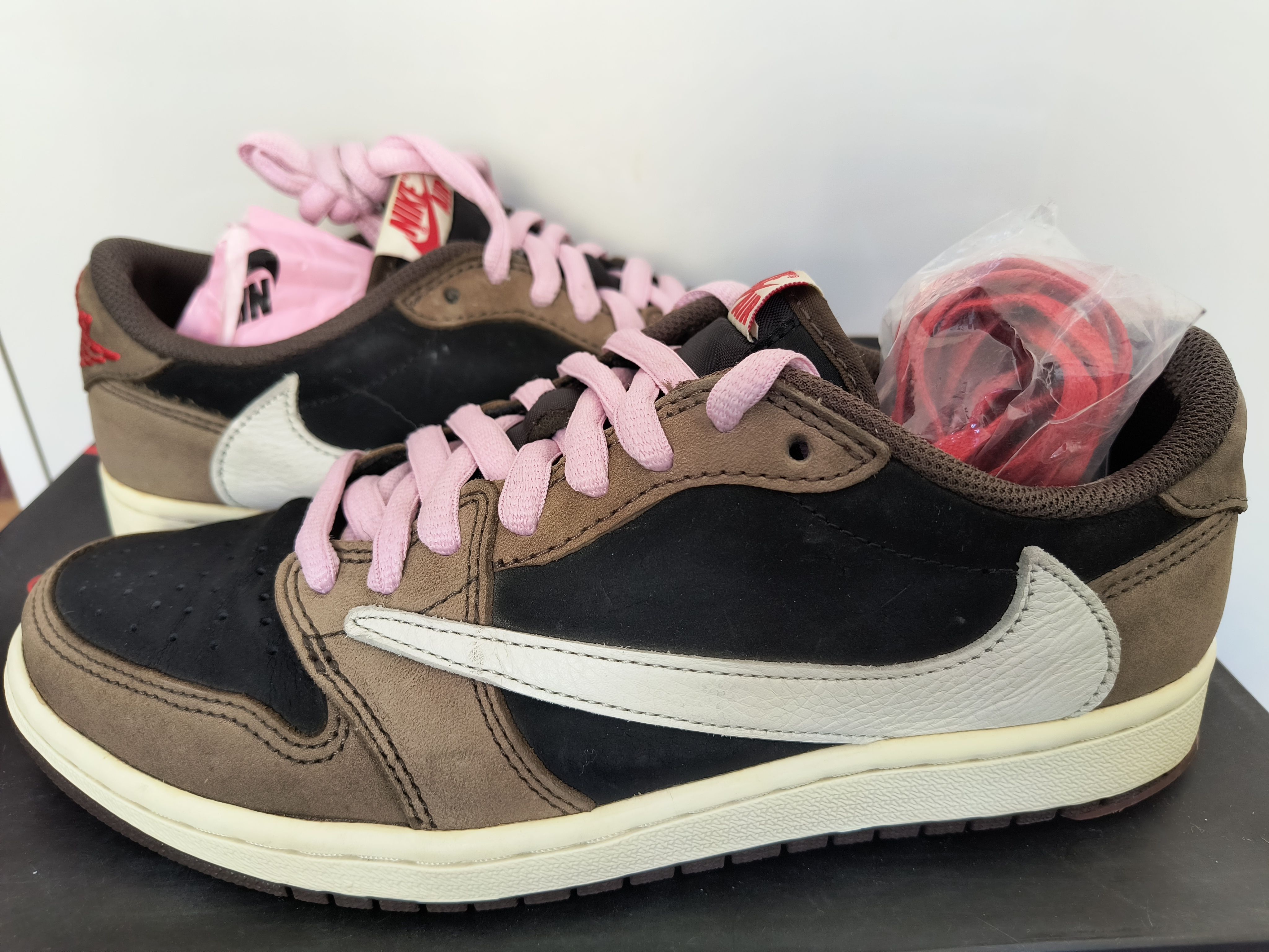 Travis Scott × Nike Air Jordan 1 Low OG SP-T "Black/Dark Mocha"