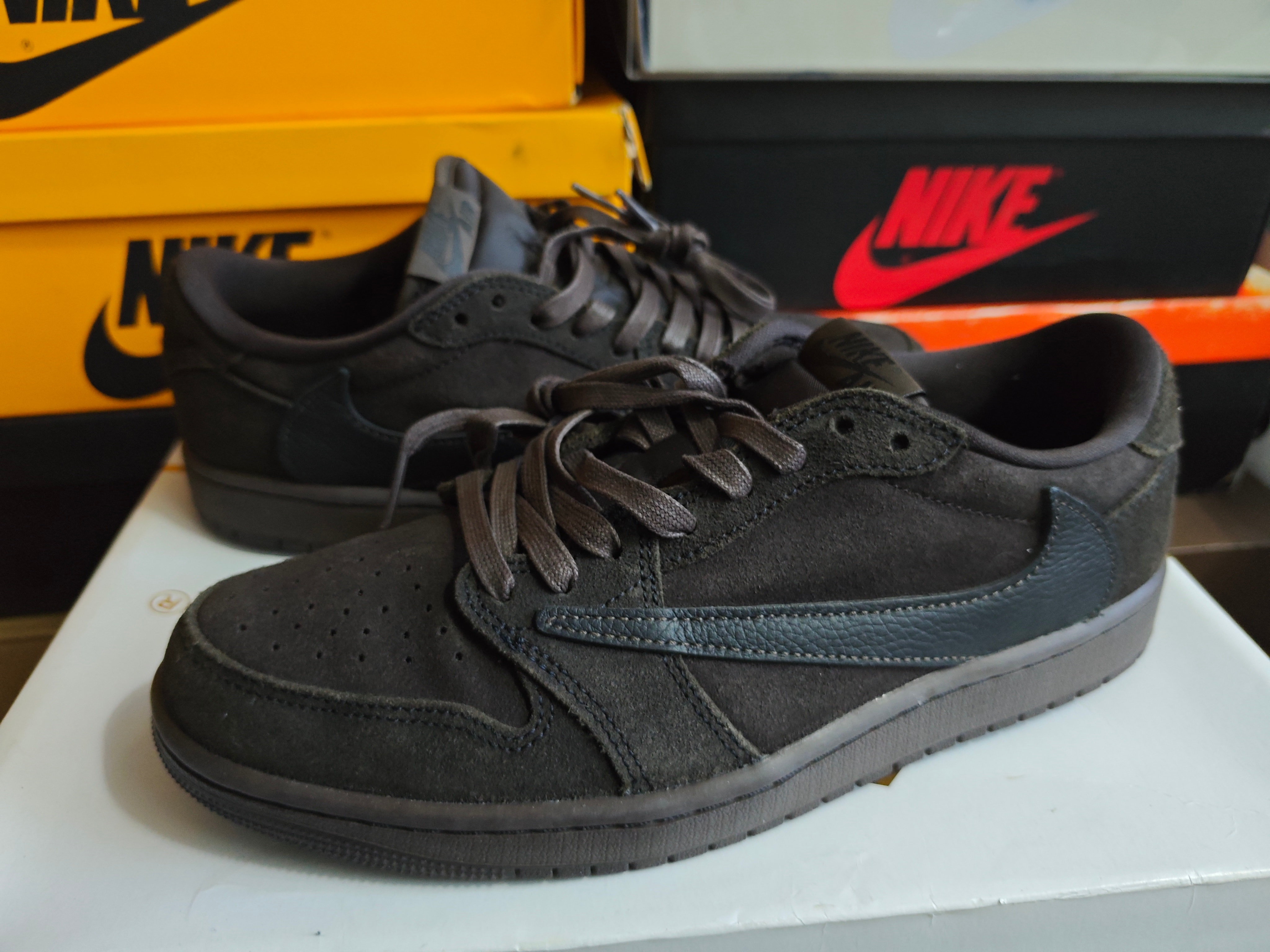 Travis Scott × Nike Air Jordan 1 Low OG SP "Velvet Brown and Dark Mocha"