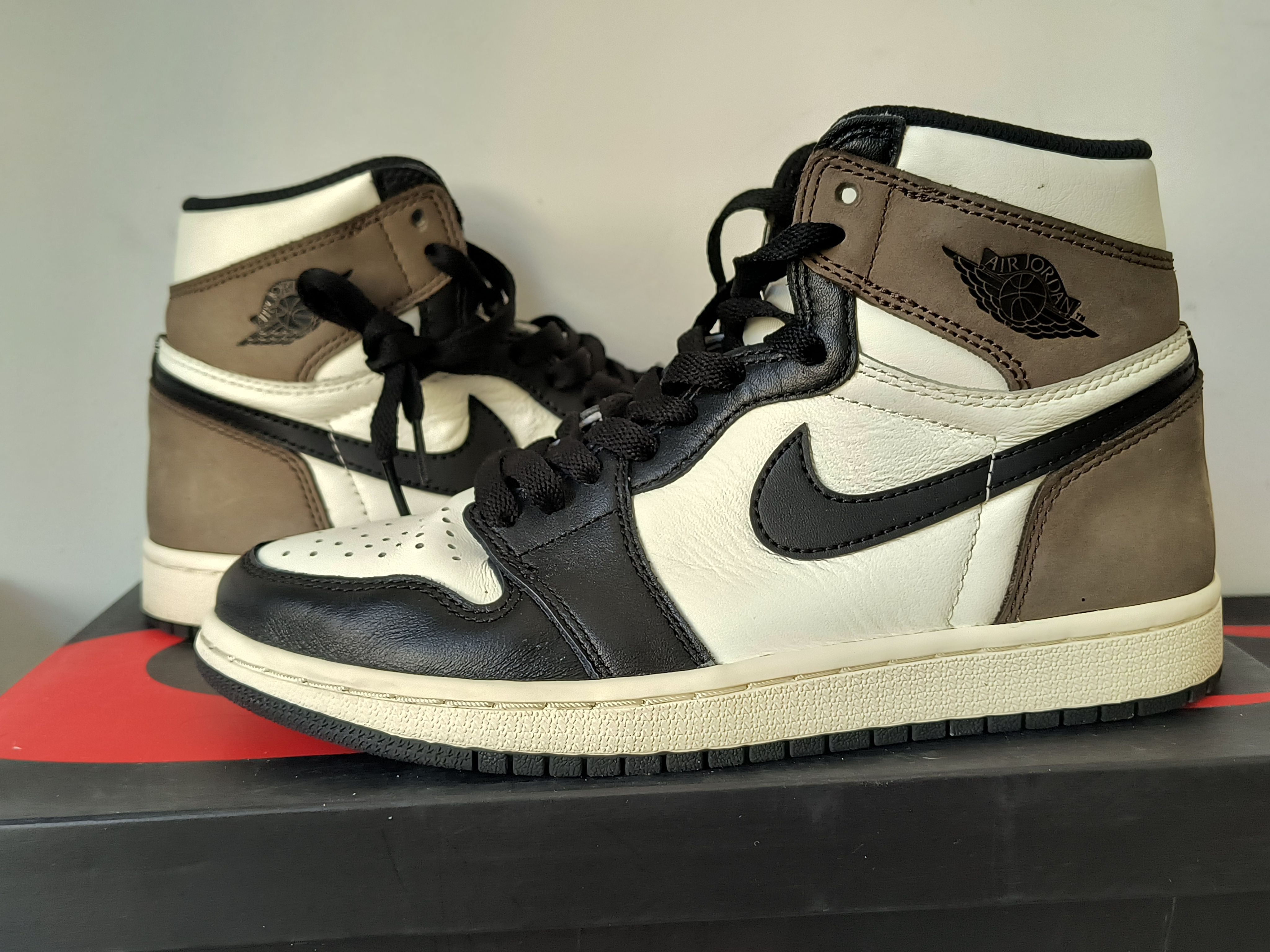 Nike Air Jordan 1 High OG "Sail/Dark Mocha/Black"