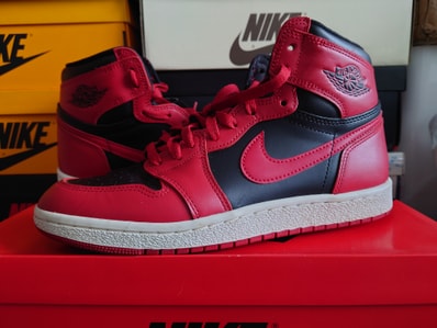 Nike Air Jordan 1 High ’85 "Varsity Red"