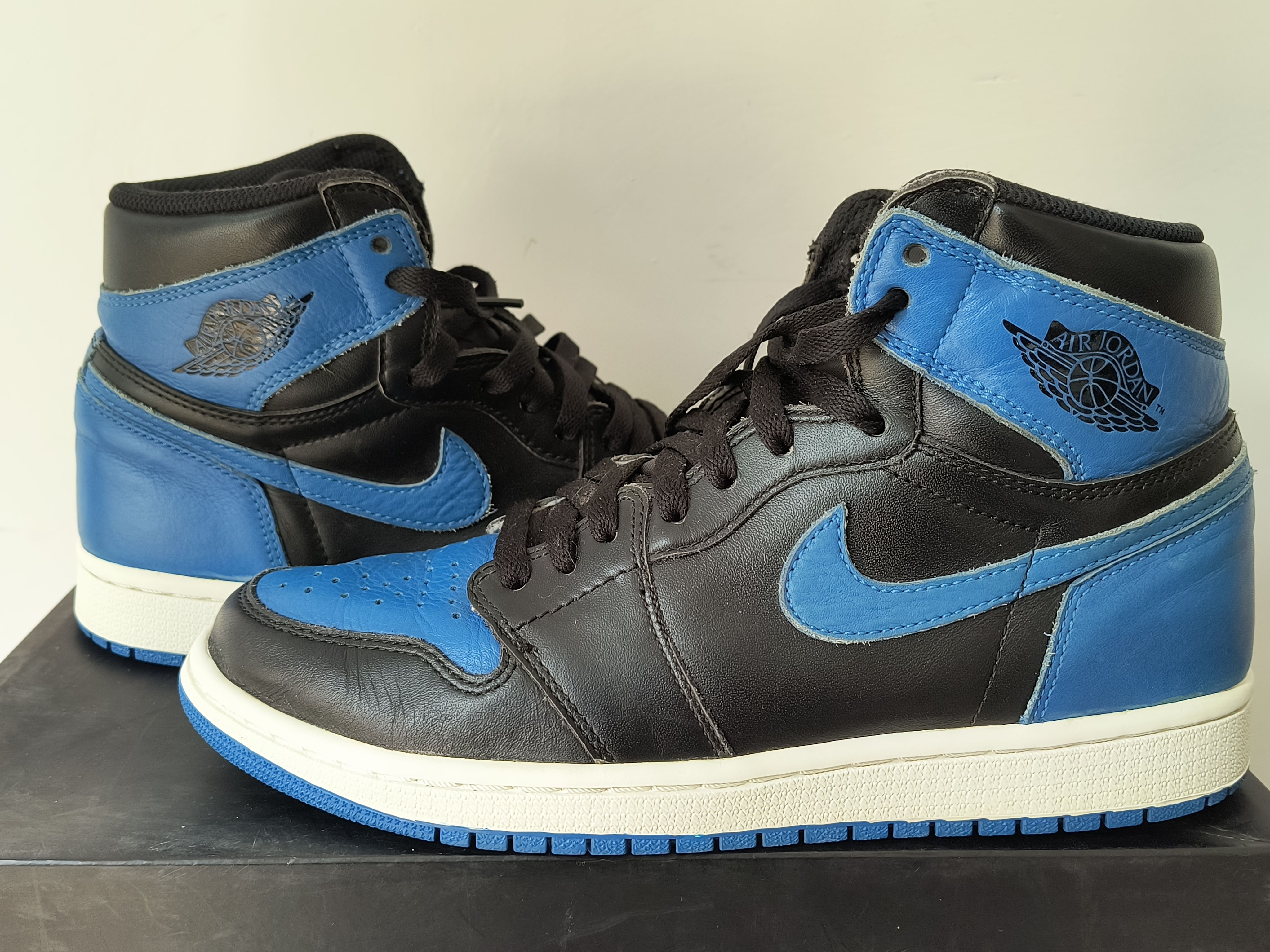 Nike Air Jordan 1 Retro High OG "Royal" (2017)