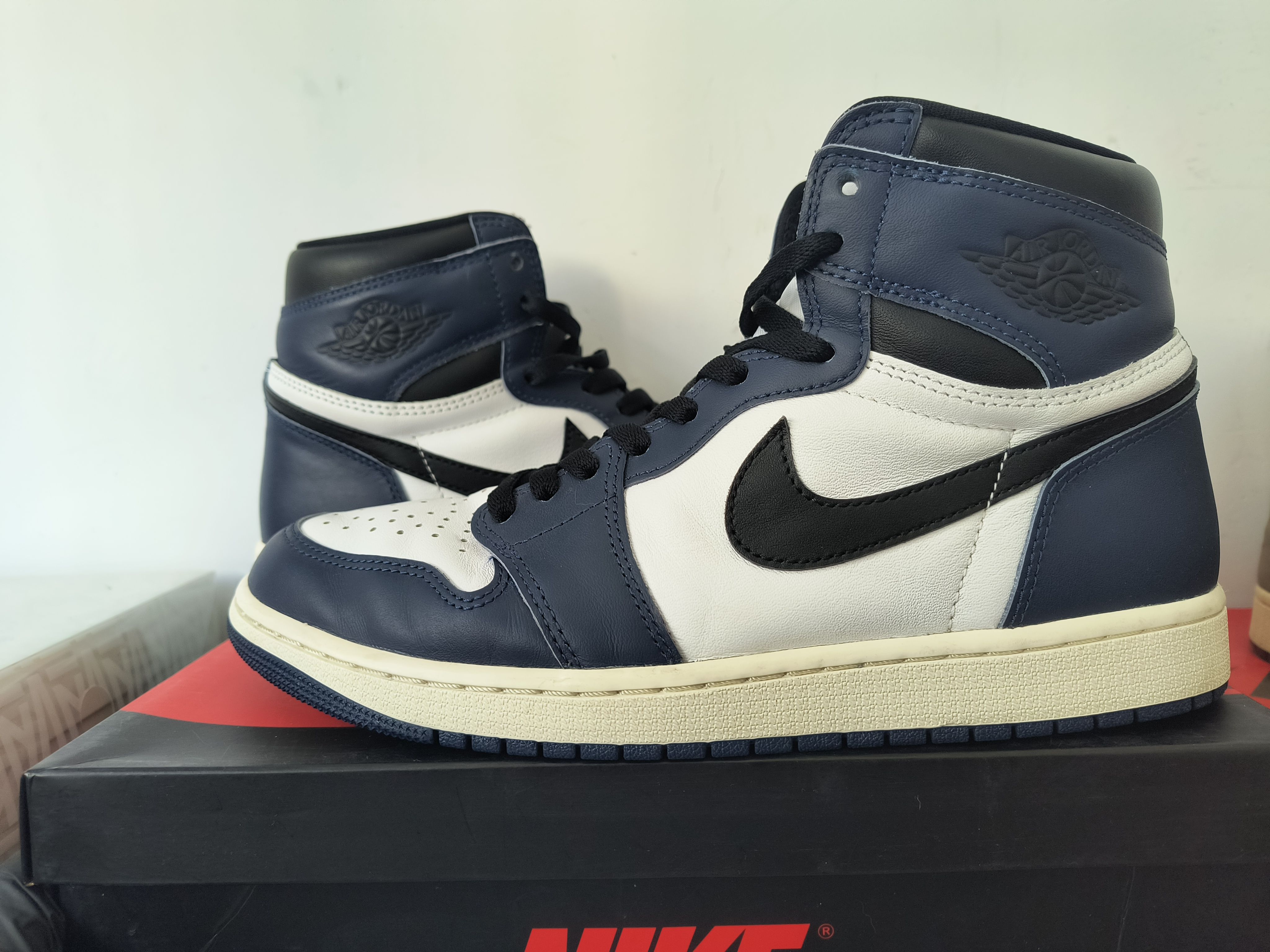 Nike Air Jordan 1 Retro High OG "Midnight Navy"