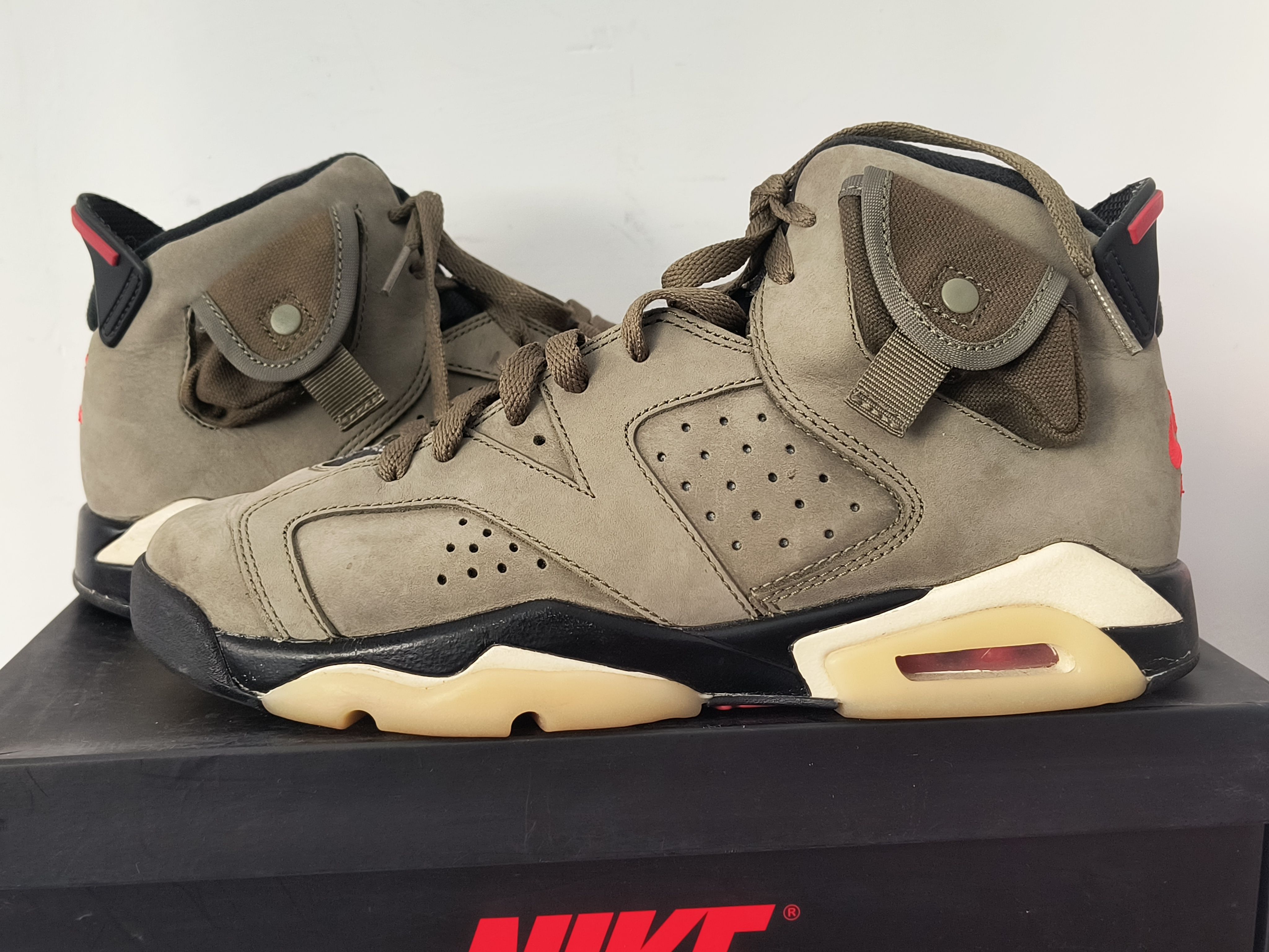 Travis Scott × Nike GS Air Jordan 6 Retro "Medium Olive"