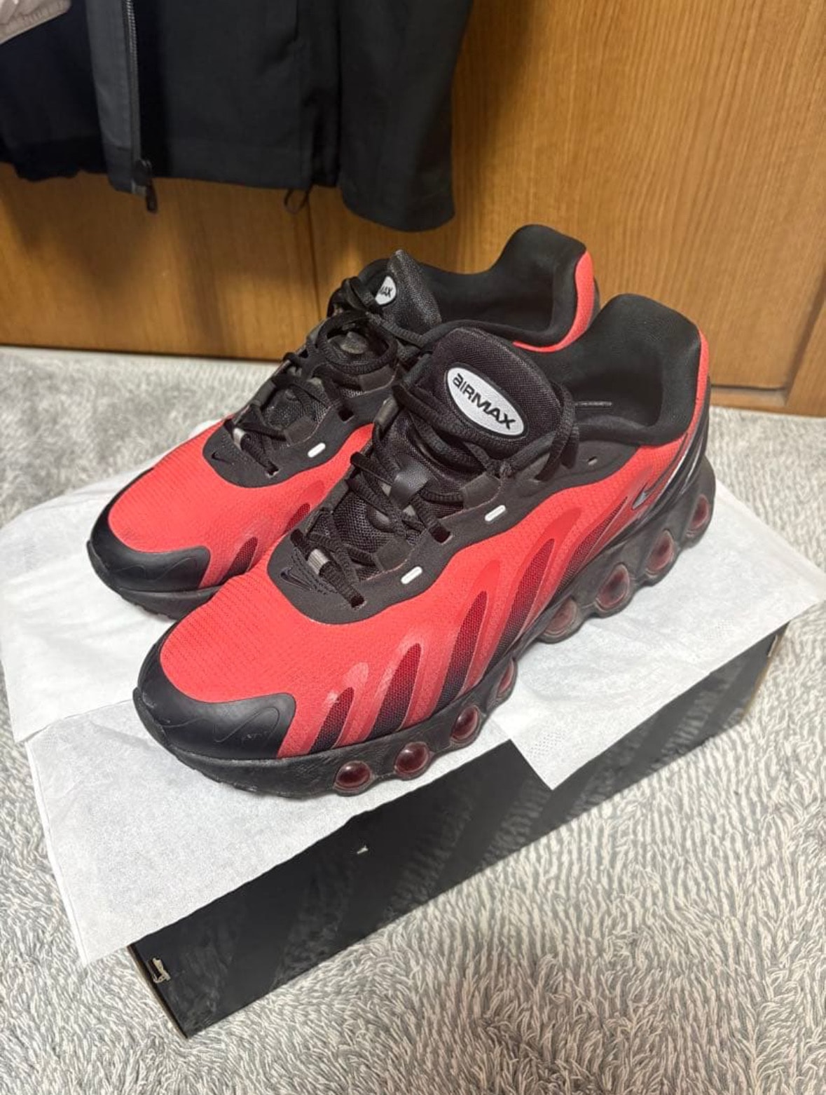 Nike Air Max DN8 "Black/University Red"