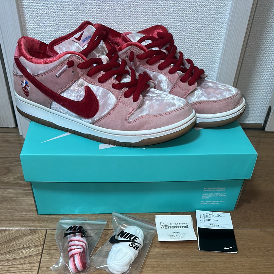 Strangelove × Nike SB Dunk Low "Valentine’s Day"