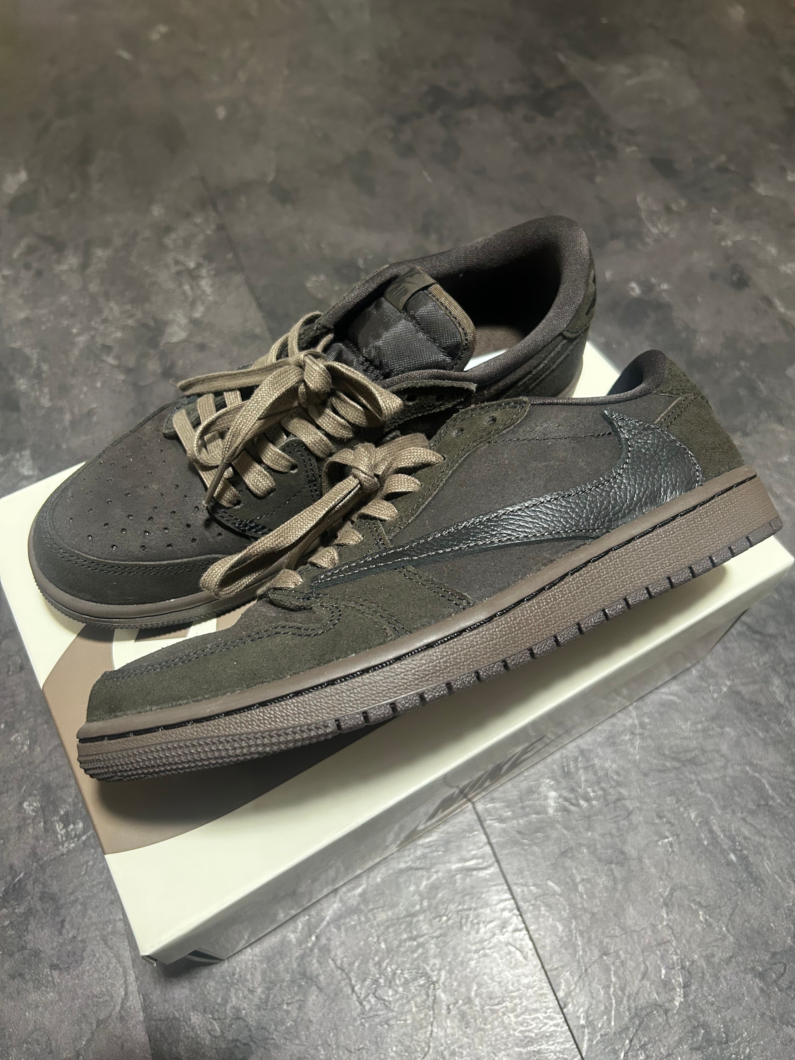 Travis Scott × Nike Air Jordan 1 Low OG SP "Velvet Brown and Dark Mocha"